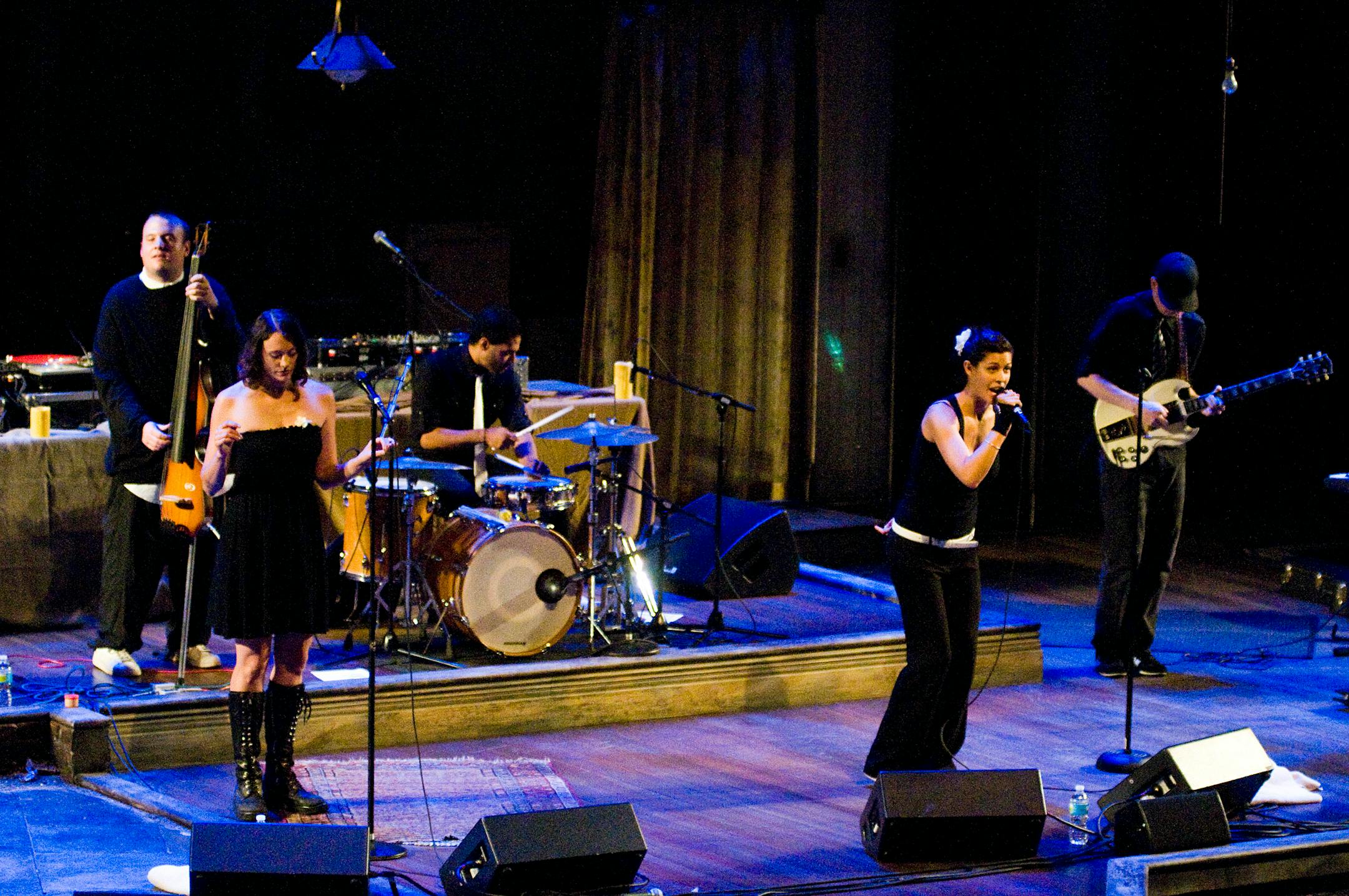 Dessa opened for Mos Def with a band that included backup singer Aby Wolf, bassist Sean McPherson, drummer Kahlil Brewington and Dustin Kiel on guitar and keys.