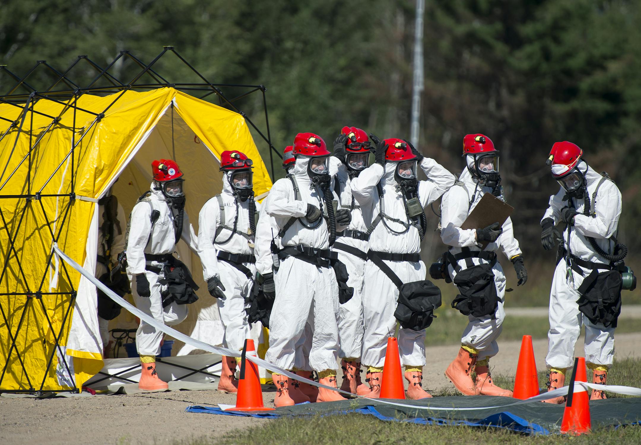 Soldiers with the Wisconsin National Guard Chemical Biological Radiological Nuclear Enhanced Response Force Package (CERFP) responded to a mock chemical spill involving a nerve agent Tuesday at Camp Ripley. ] Aaron Lavinsky • aaron.lavinsky@startribune.com The National Guard held an interagency exercise, "Vigilant Guard" to simulate a disaster in northern Minnesota and test preparedness on Tuesday, August 25, 2015.