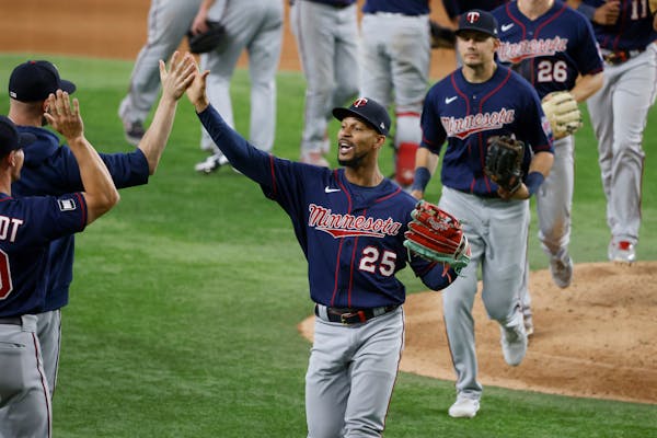 Twins center fielder Byron Buxton made his return to the lineup Saturday