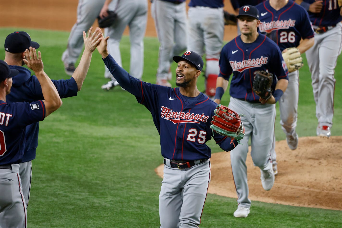 Twins center fielder Byron Buxton made his return to the lineup Saturday