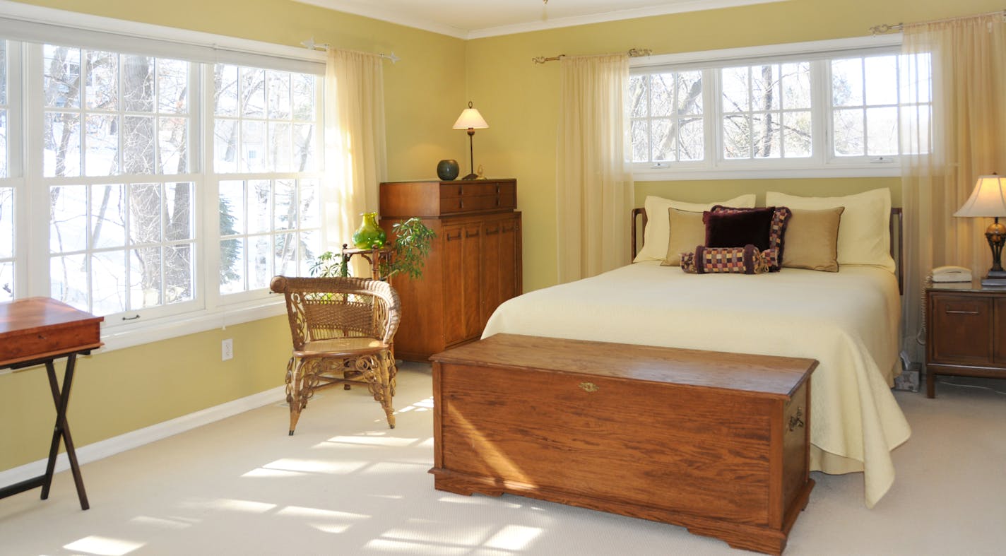 Jacqueline Day Master bedroom in Marcia Fluer's house