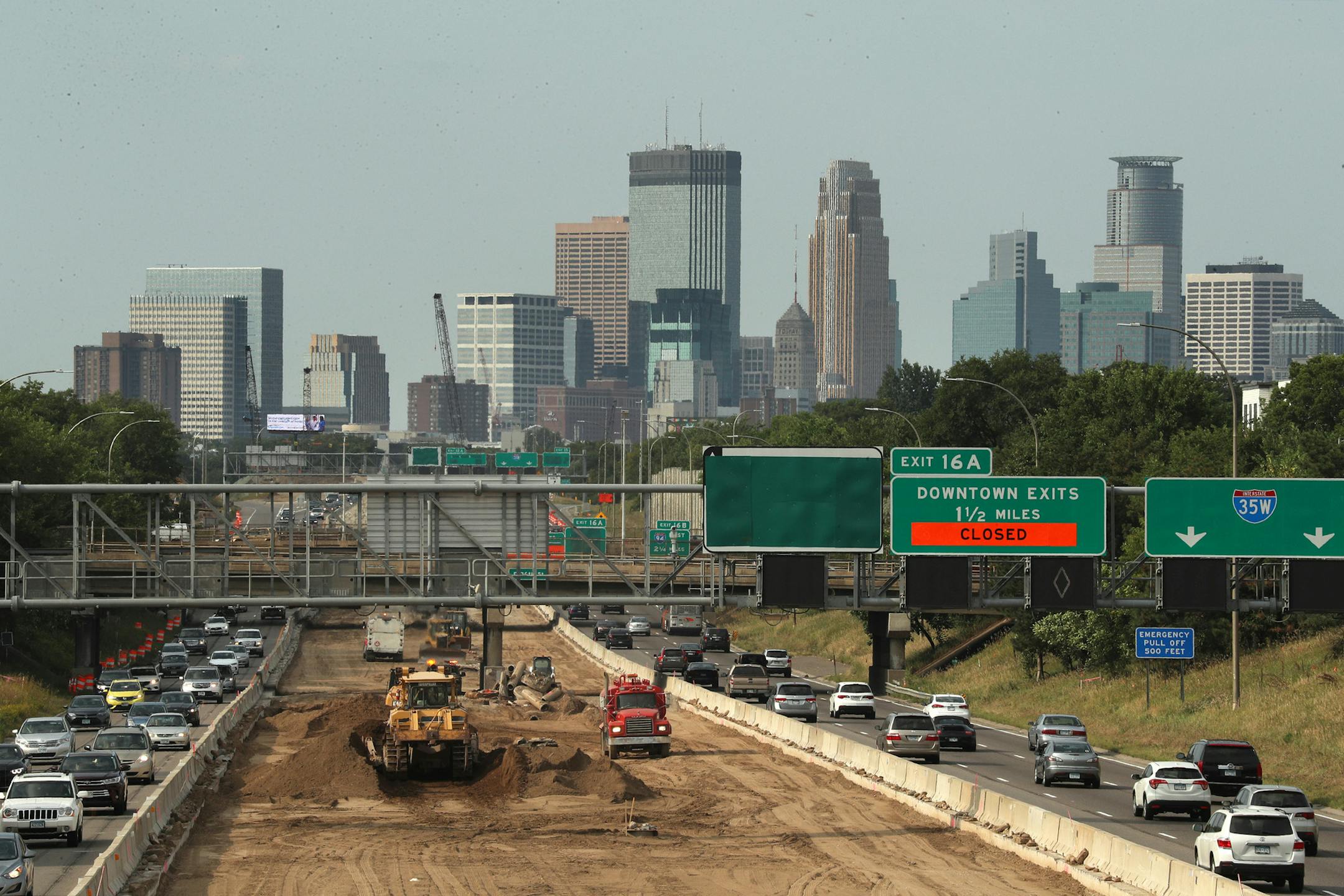 Construction continued on I-35W during the evening commute in August 2018.