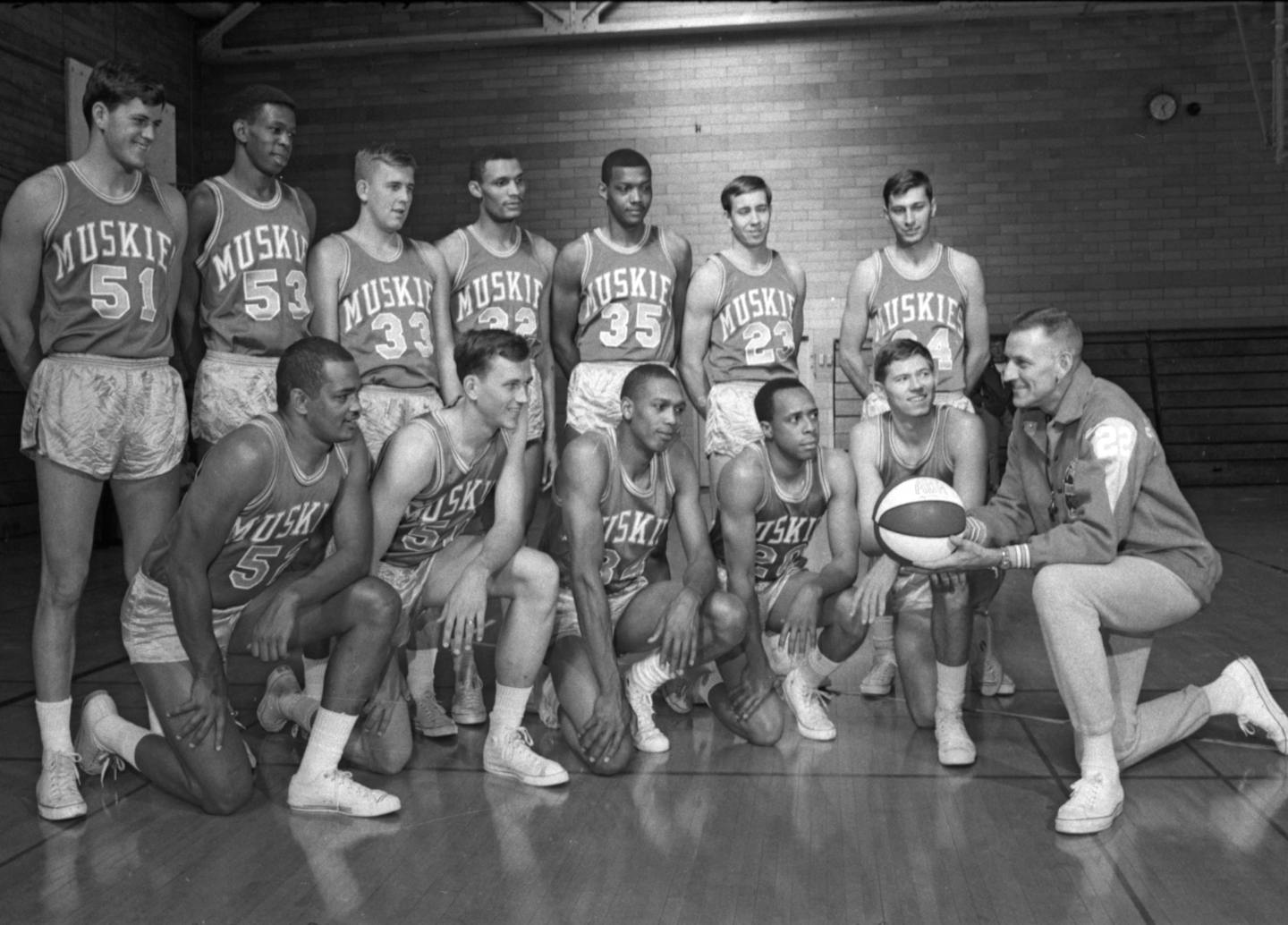 Photo ran: Sunday, October 22, 1967
Caption: COACH JIM POLLARD and the first edition of the Minnesota Muskies: From left, kneeling, Sam Smith, Skip Thoren, Mel Daniels, Don Freeman, Ron Perry, Pollard; standing Garry Keller, DeWitt Menyard, Terry Kunze, Errol Palmer, Les Hunter, Dick Clark, Erv Inniger. Minneapolis Tribune Photo by John Croft. 1967-1968 was the franchise's only season in Minnesota.
Donnie Freeman scan from original negative on Epson 10000xl scanner ORG XMIT: Documentation ORG XM