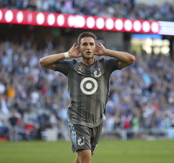 Minnesota United midfielder Ethan Finlay (13) celebrated after his second half goal gave the Loons a 3-1 lead over Real Sunday. ] JEFF WHEELER • jef
