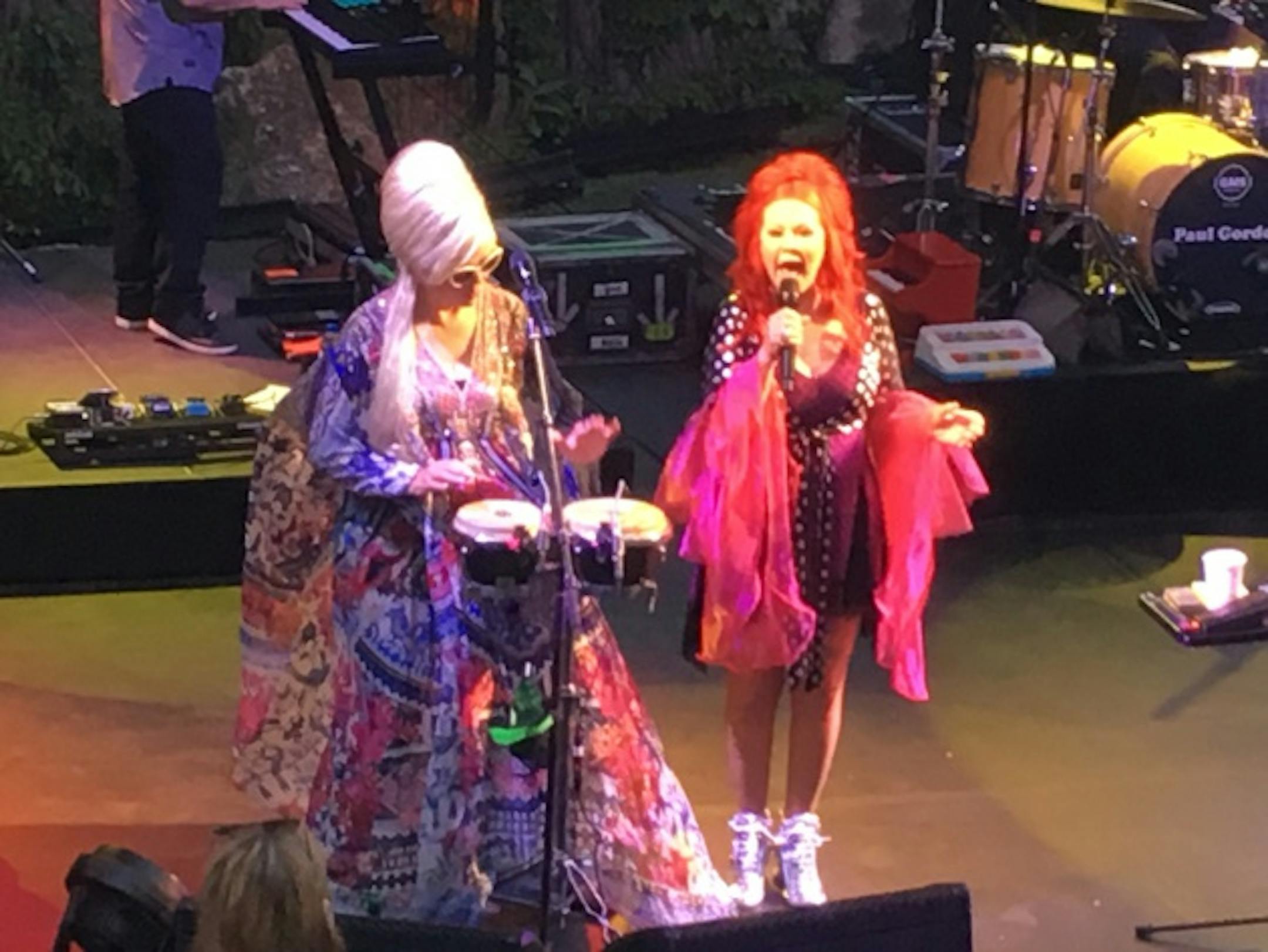 Cindy Wilson and Kate Pierson at the Minnesota Zoo