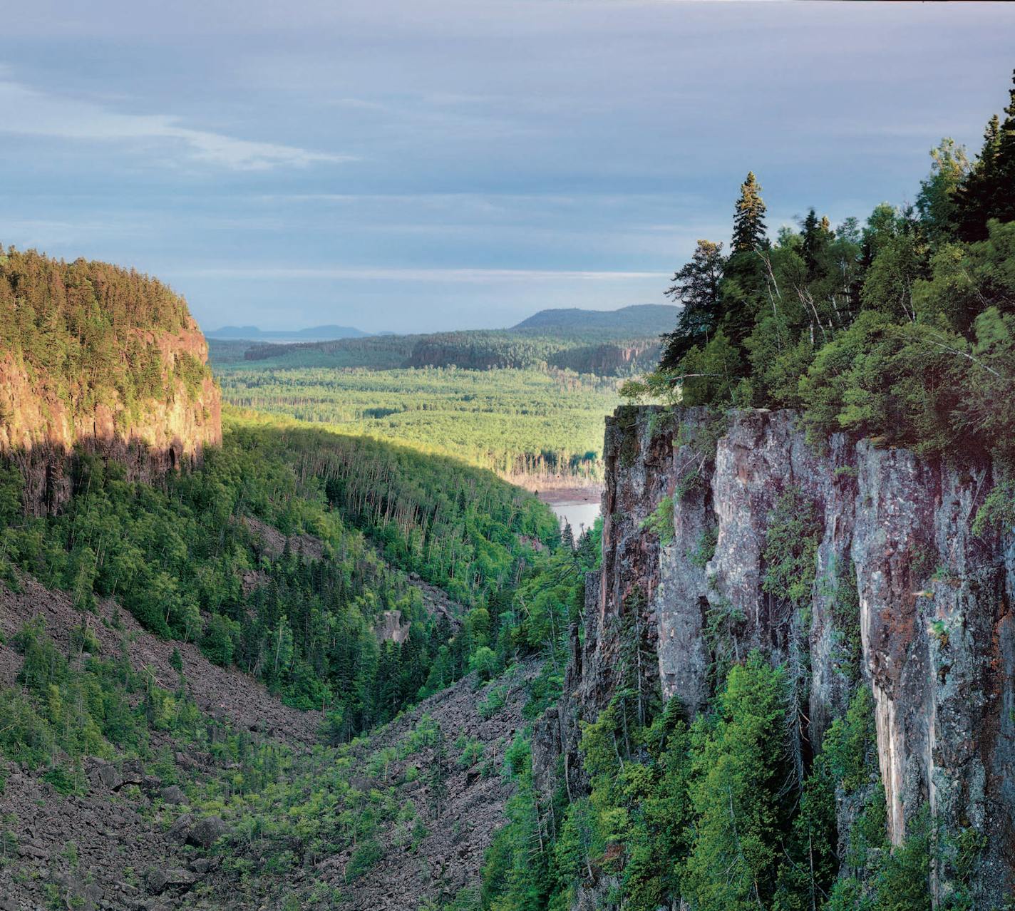 QUIMET CANYON GORGE, QUIMET CANYON PROVINCIAL PARK, ONTARIO, CANADA