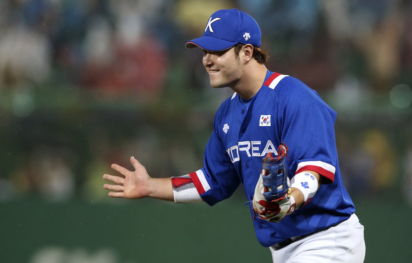 First baseman Byung-ho Park