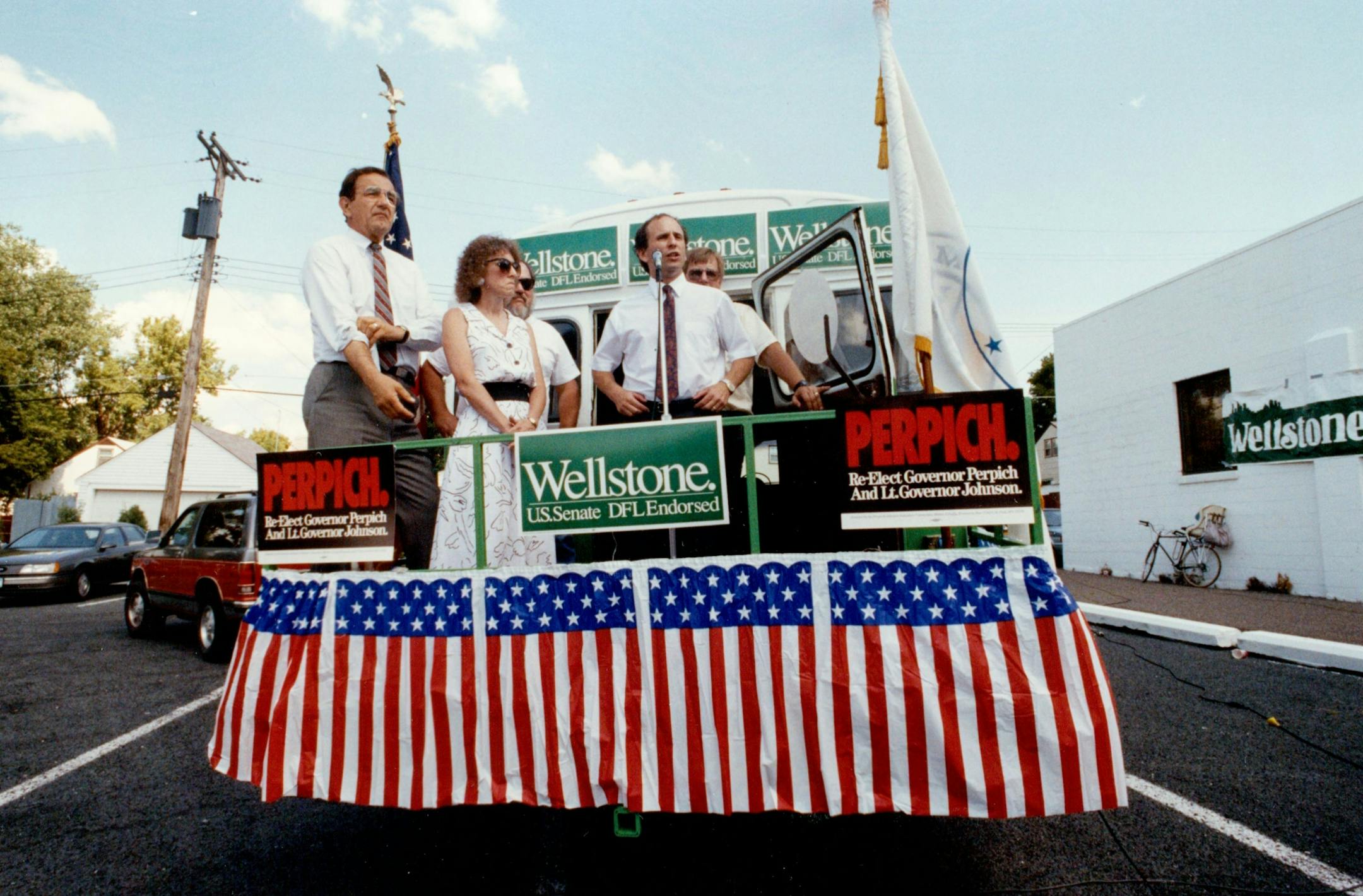 Paul Wellstone and Rudy Perpich on the campaign trail in summer fall 1990