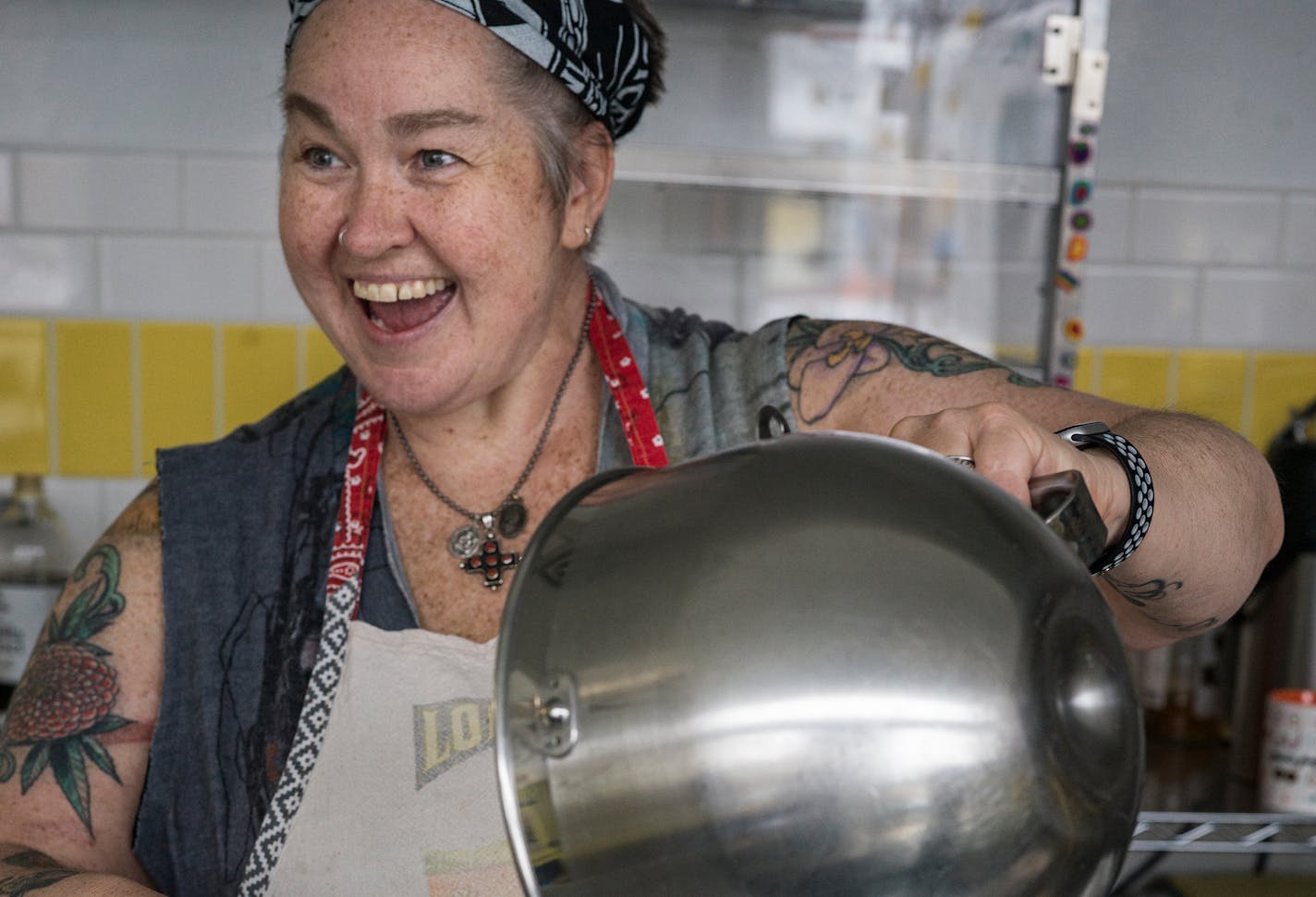 Rachel Swan pour the just whipped meringue batter into a pan in Minneapolis, Minn., on Monday, April 4, 2022. Rachel Swan, chef/owner of Pie &amp; Mighty in Minneapolis, demonstrates the making of an angel pie, one of her specialties, which she adapted from her grandmother's recipe. A meringue base in place of a traditional crust, is a throwback recipe for a spring gathering. ] RICHARD TSONG-TAATARII • richard.tsong-taatarii@startribune.com