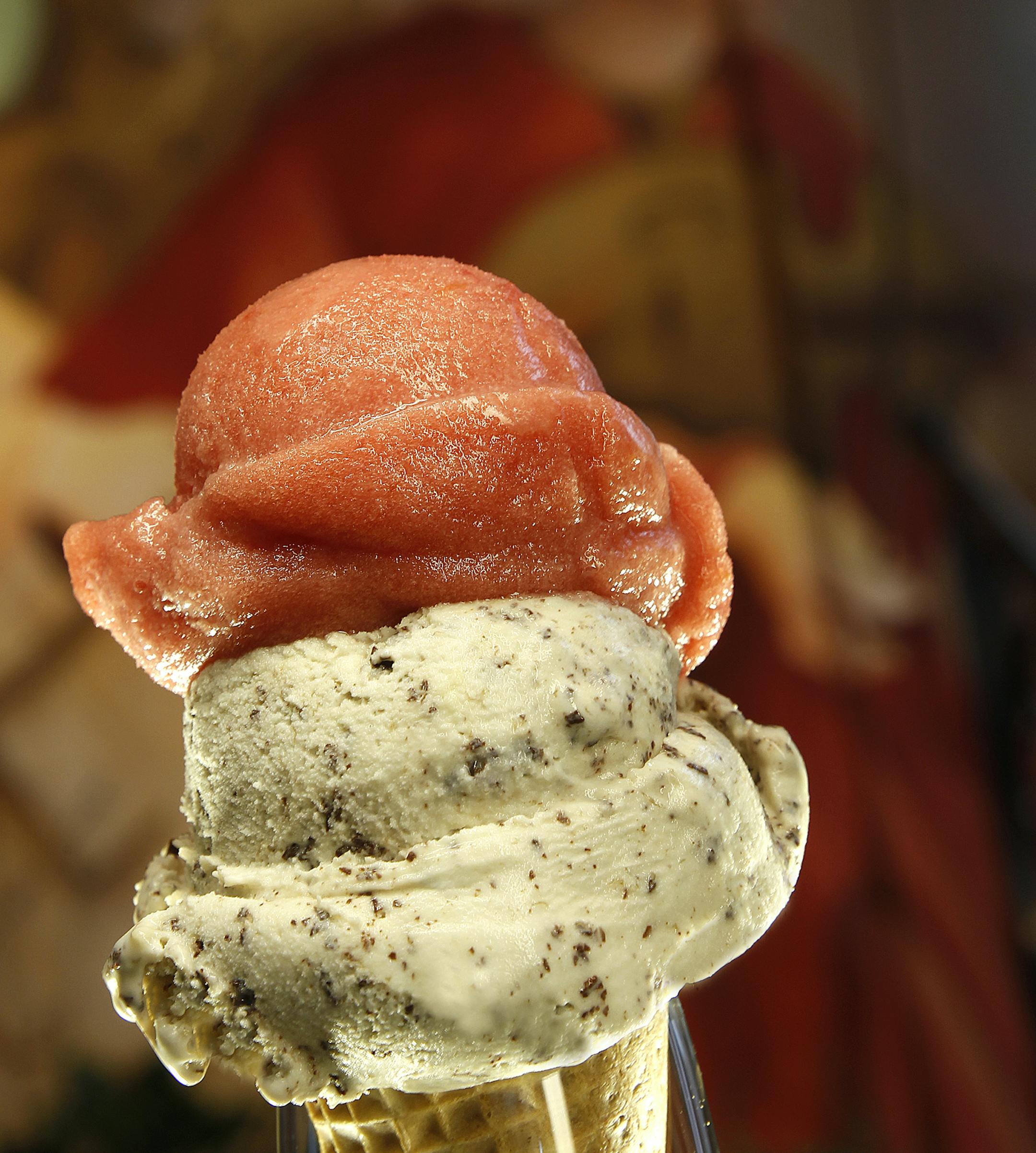 TOM WALLACE &#x201a;&#xc4;&#xa2; twallace@startribune.com Assignments #20017414A_ April 14, 2011_ SLUG: rn0421_ Doing a story on Eight Great Dishes: Eight timeless dishes from eight timeless Mpls/St. Paul restaurants. IN THIS PHOTO:] Crema ice cream at Crema Cafe 3403 Lyndale Av. S., Mpls, Blood Orange and Banana Nut. ORG XMIT: MIN2013070216053780