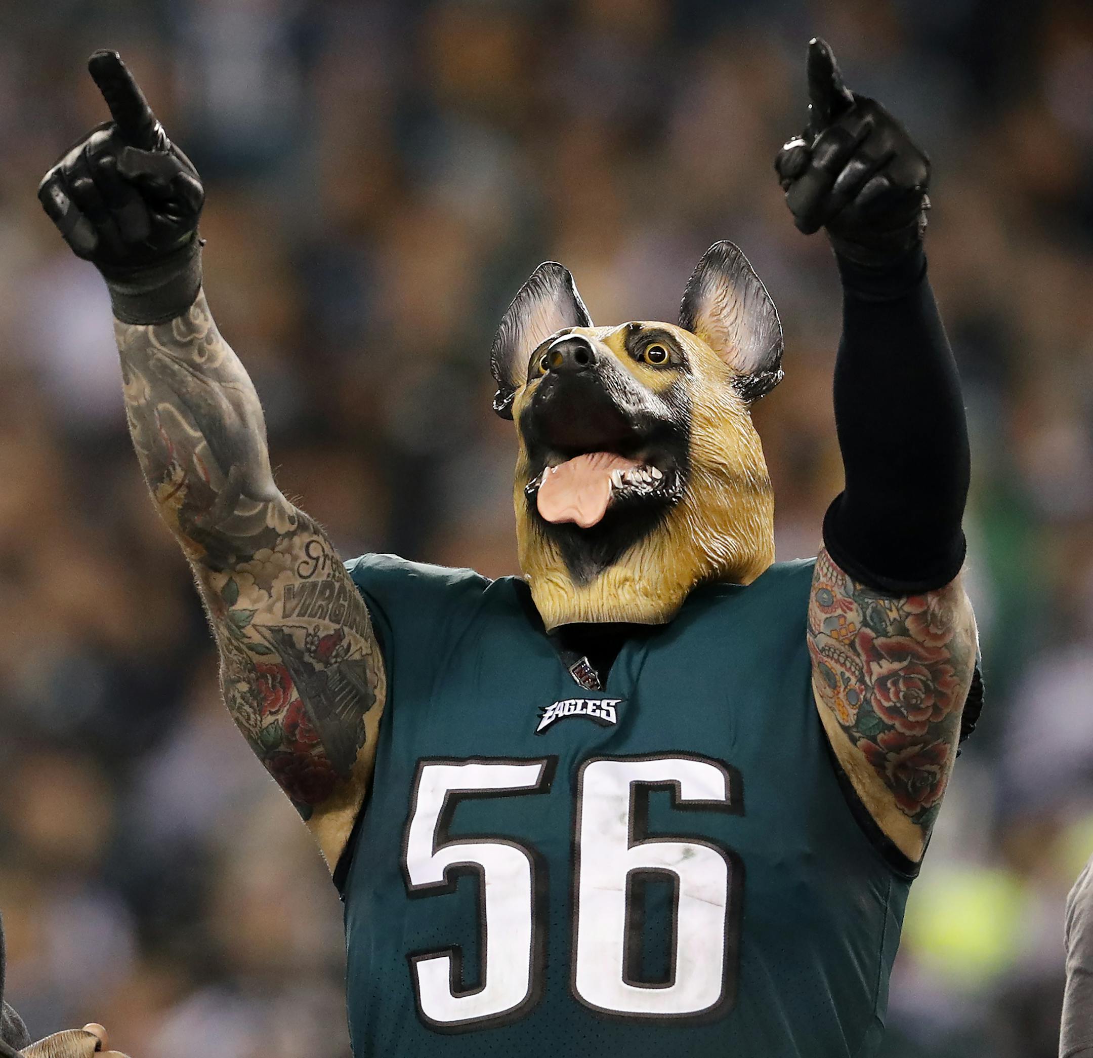 Philadelphia Eagles Chris Long celebrated at the end of the game. ] CARLOS GONZALEZ ï cgonzalez@startribune.com - Philadelphia, PA - Lincoln Financial Field, NFL, NFC Championship game, Minnesota Vikings vs. Philadelphia Eagles