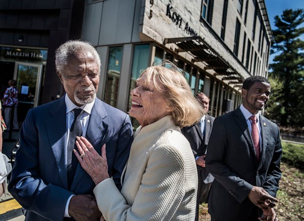 Former Secretary-General of the United Nations Kofi Annan and patron alumnus Ruth Stricker Dayton socialized after the naming ceremony. St. Paul mayor