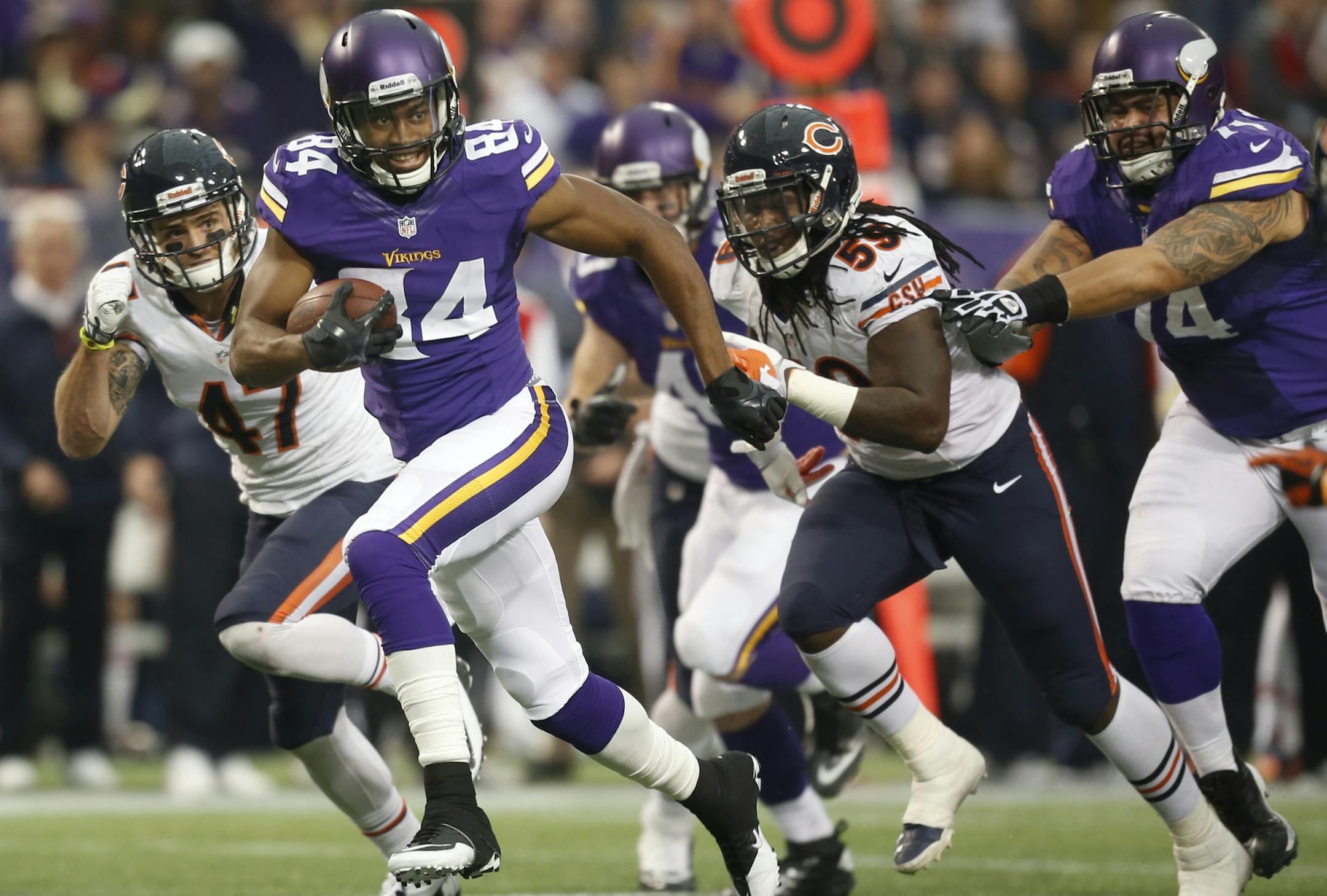 Minnesota Vikings wide receiver Cordarrelle Patterson (84) ran for a 33-yard touchdown in the second quarter. ] MCKENNA EWEN · mckenna.ewen@startribune.com Minnesota Vikings and Chicago Bears - Mall of America Field in Minneapolis, Minn. - 12/01/2013