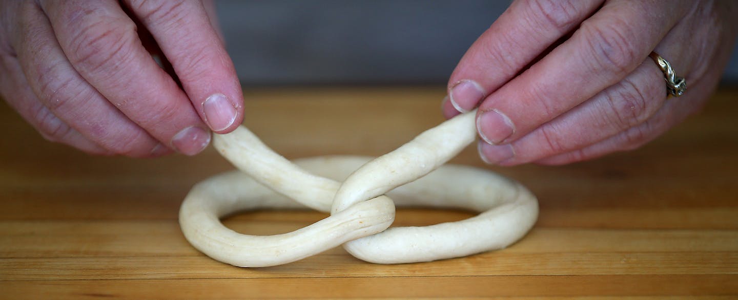 Baking Central creates step-by-step of shaping, poaching and baking pretzels, Wednesday, January 7, 2015 in Edina, MN. ] (ELIZABETH FLORES/STAR TRIBUNE) ELIZABETH FLORES &#x2022; eflores@startribune.com