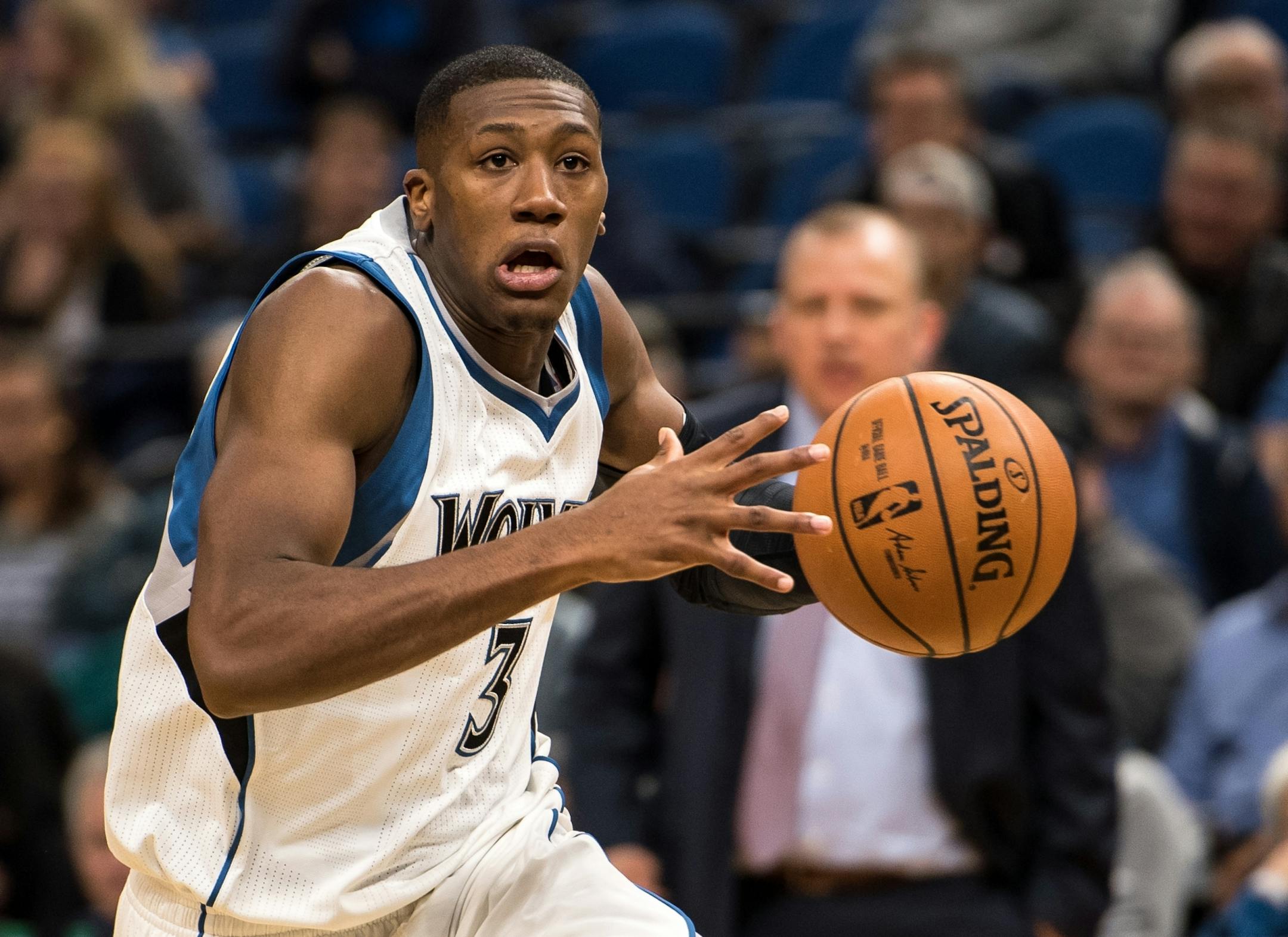 Minnesota Timberwolves guard Kris Dunn (3) drove the ball toward the basket in the first quarter against the Memphis Grizzlies.