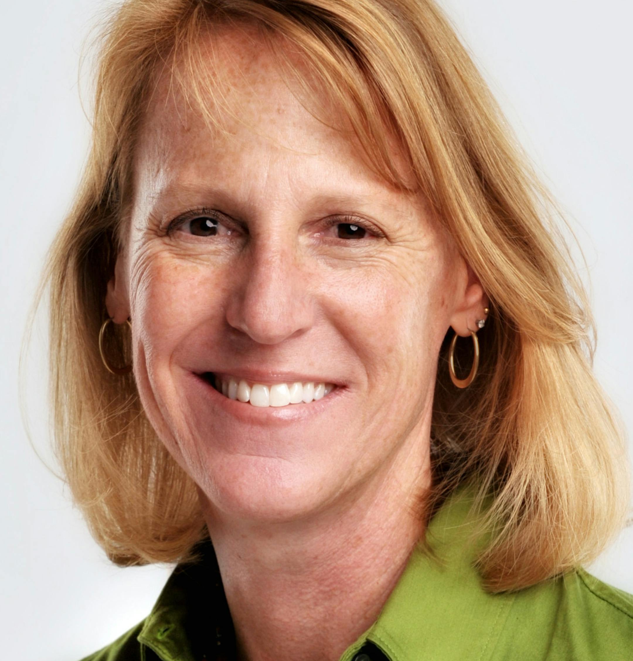 GLEN STUBBE • gstubbe@startribune.com -- Thursday, November 11, 2010 -- Minneapolis, MN -- Business reporter Jackie Crosby ORG XMIT: MIN2013121319050556