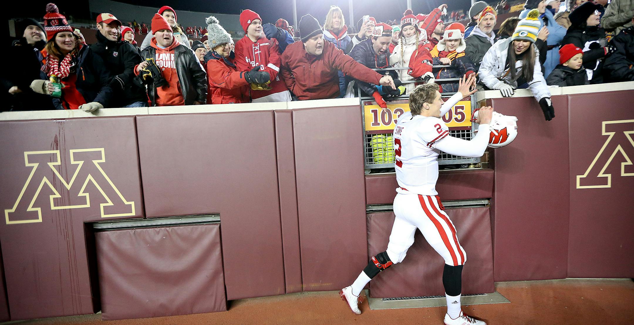 Wisconsin's quarterback Joel Stave