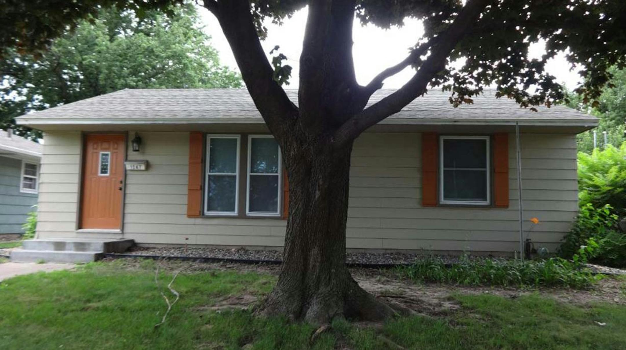 West St. Paul
Built in 1953, this three-bedroom, one-bath house has 872 square feet and features three bedrooms on one level, newer roof, remodeled kitchen and bath, full basement and one-car detached garage. Listed by Paul Kirschner, Edina Realty, 612-590-7555.