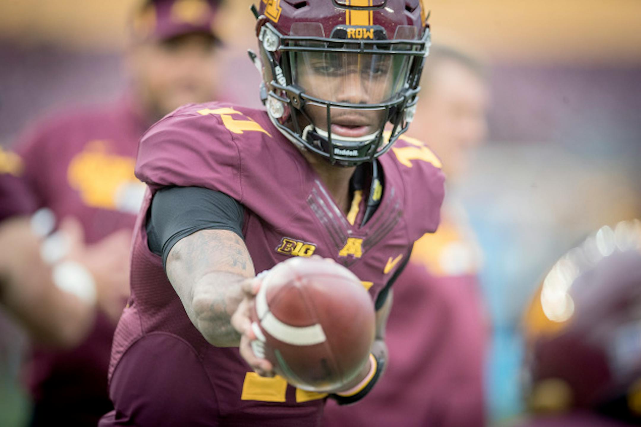 Minnesota's quarterback Demry Croft took to the field for warm-up before the Gophers took on Illinois at TCF Bank Stadium, Saturday, October 21, 2017 in Minneapolis, MN.   ]  ELIZABETH FLORES ' liz.flores@startribune.com