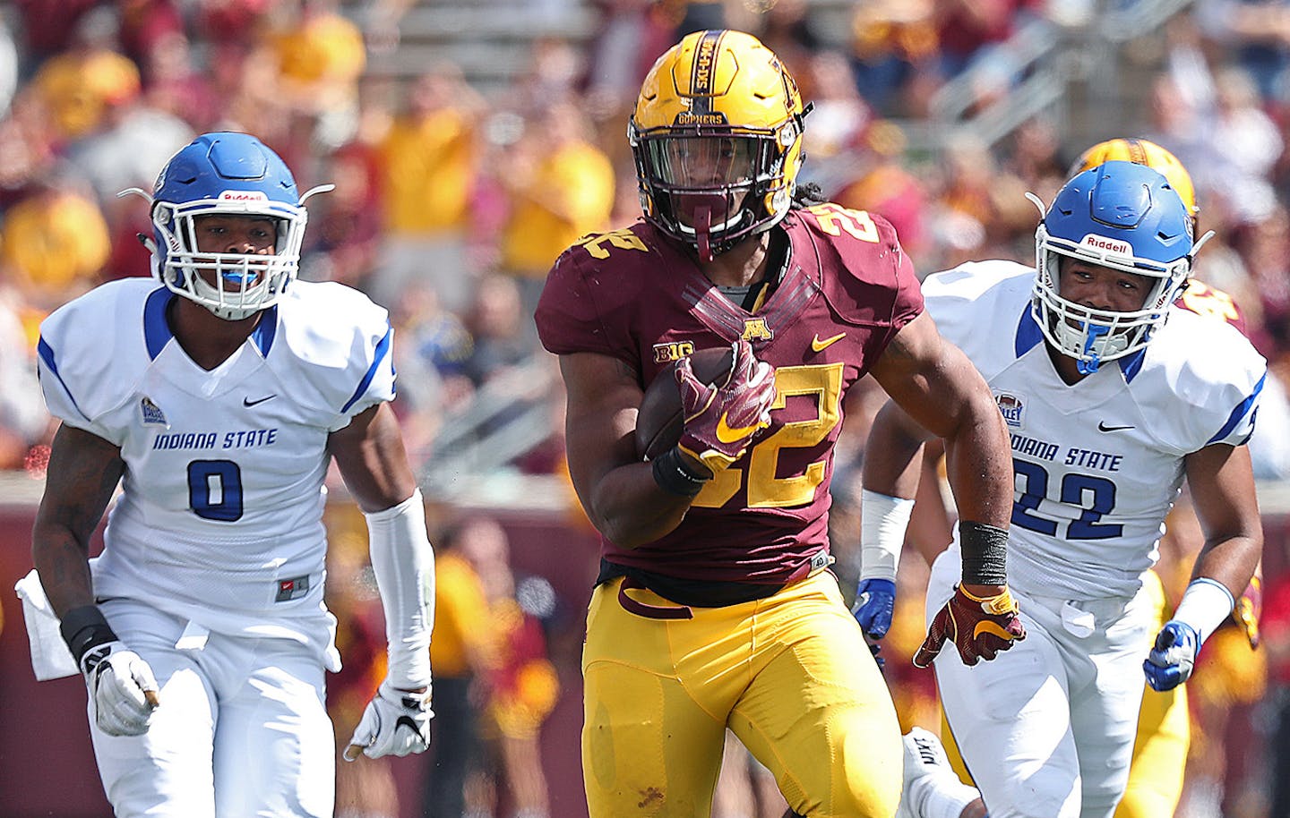 Minnesota Gophers running back Kobe McCrary ran the ball for 50 yards for a touchdown in the fourth quarter as the Gophers took on Indiana State at TCF Bank Stadium, Saturday, September 10, 2016 in Minneapolis, MN. ] (ELIZABETH FLORES/STAR TRIBUNE) ELIZABETH FLORES &#x2022; eflores@startribune.com