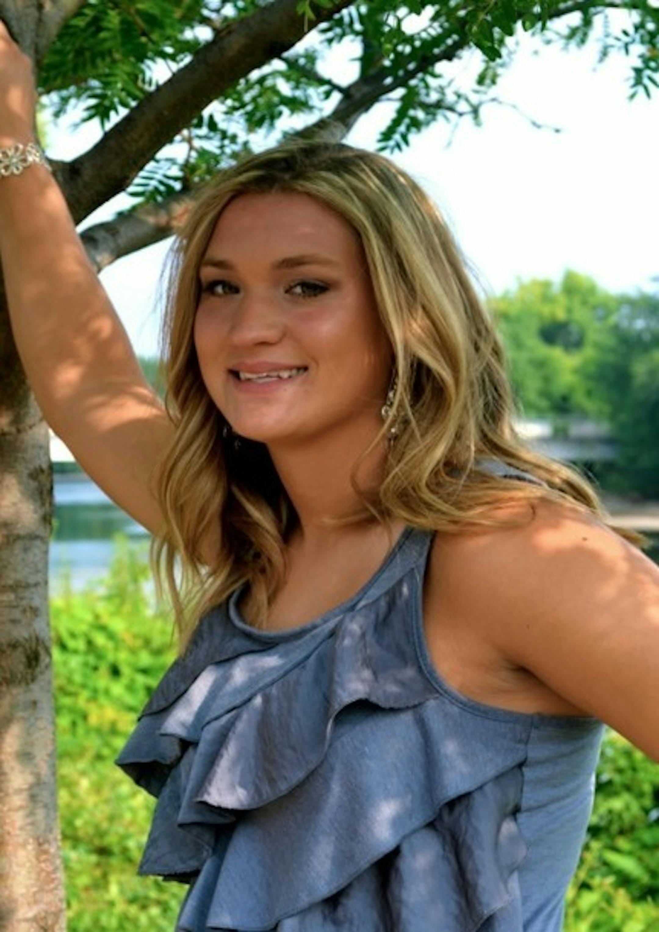 Molli Detloff, Elk River