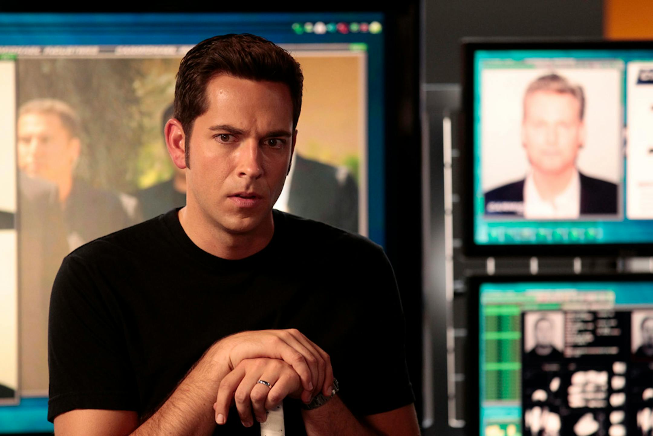 Zachary Levi returns for the fifth and final season of "Chuck."