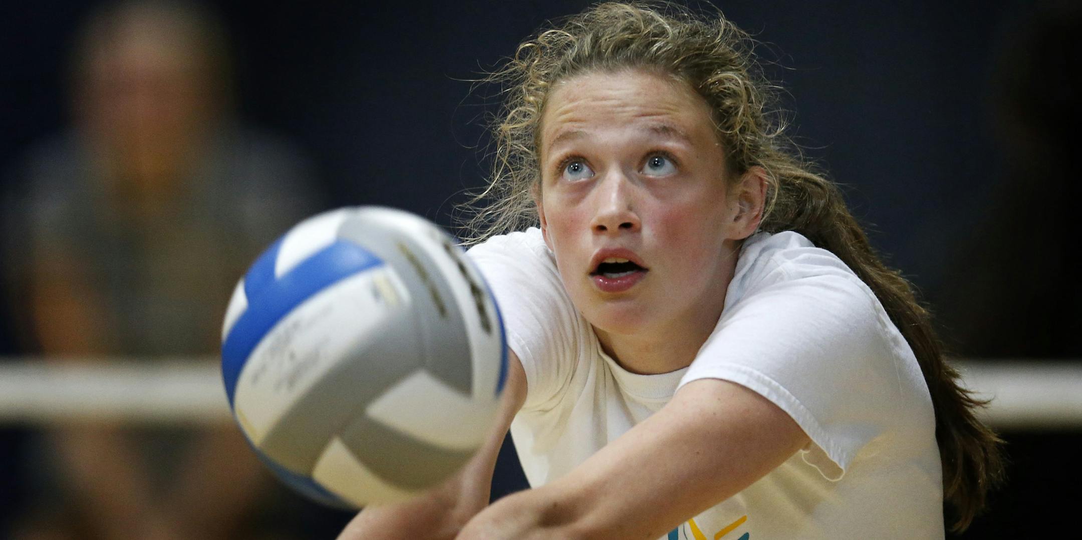 Prior Lake High School volleyball Ella Francis. ] CARLOS GONZALEZ cgonzalez@startribune.com - September 17 , 2014 , Savage, Minn., Prior Lake High School, Girls Volleyball - Ella Francis and Lara Schultz.