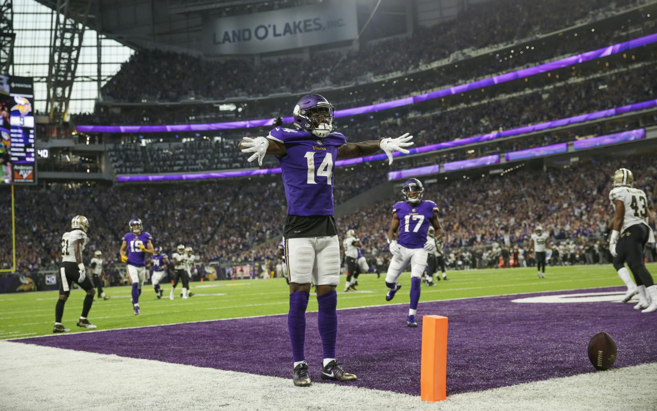 Vikings reciever Stephon Diggs celebrates his 2nd quarter TD. Vikings up 9-6 in the 2nd quarter.