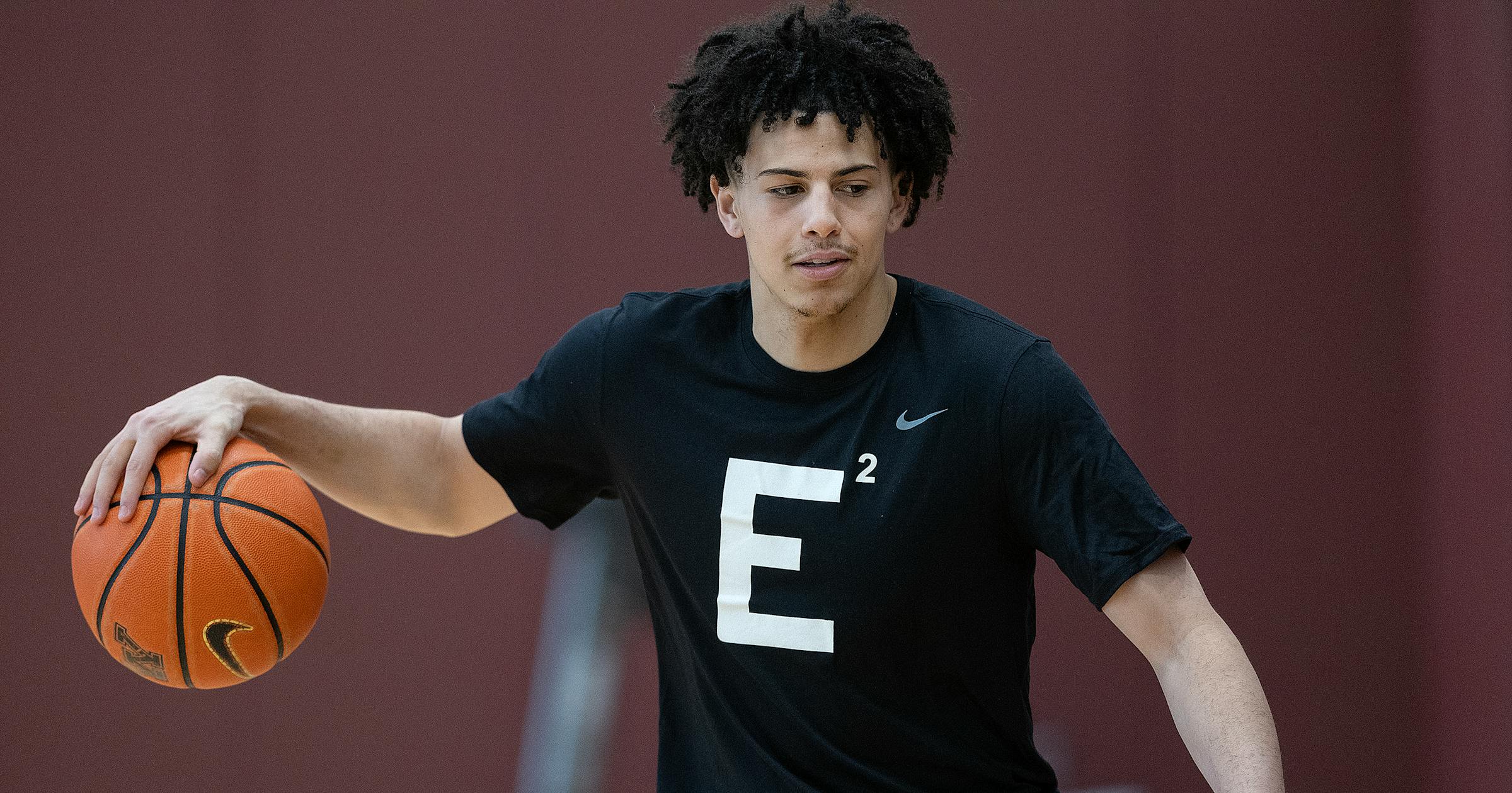 Gophers backcourt looks to build chemistry with Mike Mitchell Jr. as only returnee Gophers backcourt looks to build chemistry with Mike Mitchell Jr. as only returnee