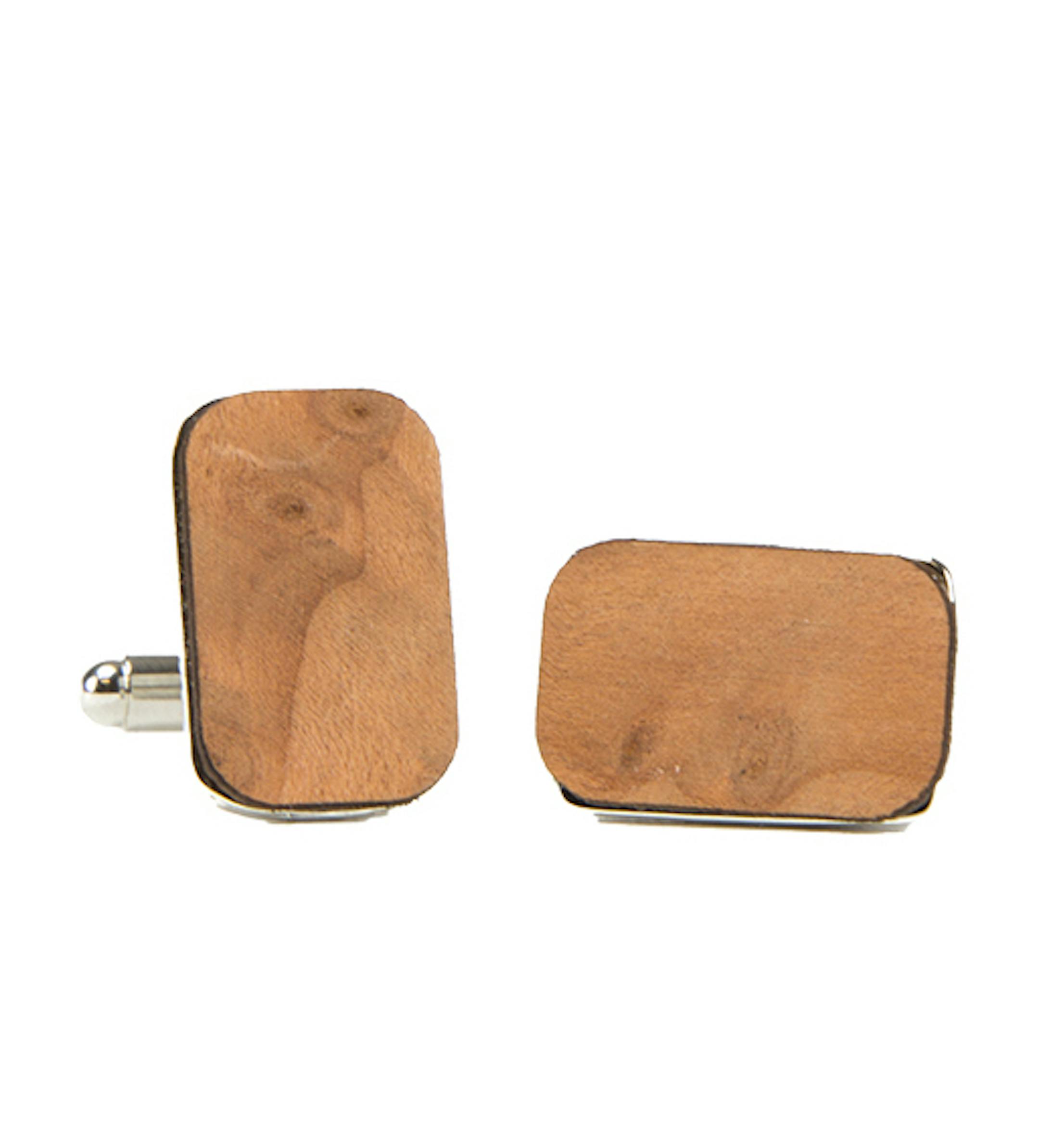 Woodchuck cufflinks will please a nature-loving dad.