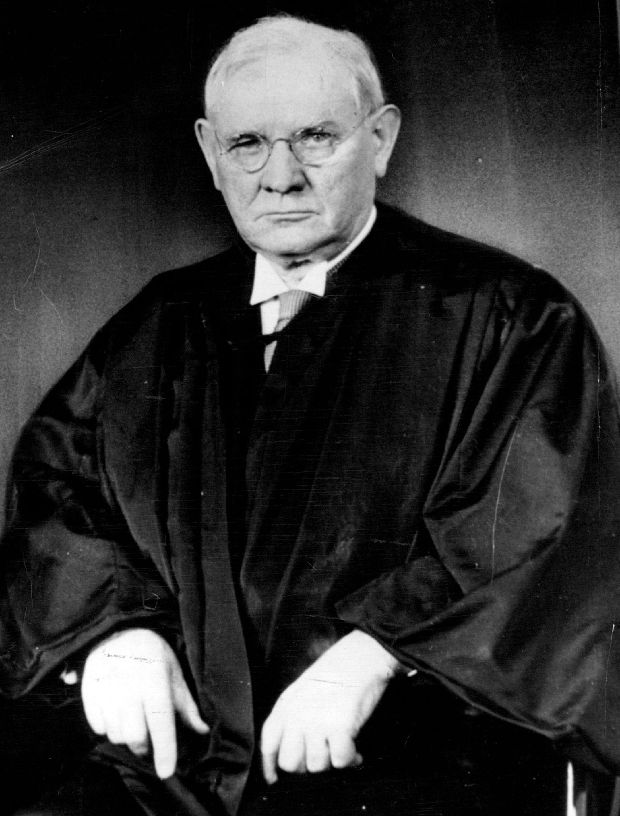 March 16, 1958 Only Minnesotan to serve on the supreme court of the United States was Pierce Butler of St. Paul, shown at right in his judicial robes. He was an associate justice from 1922 until his death in 1939. A number of other Minnesotans have held lesser posts in the federal judicial system. October 11, 1987 Minneapolis Star Tribune