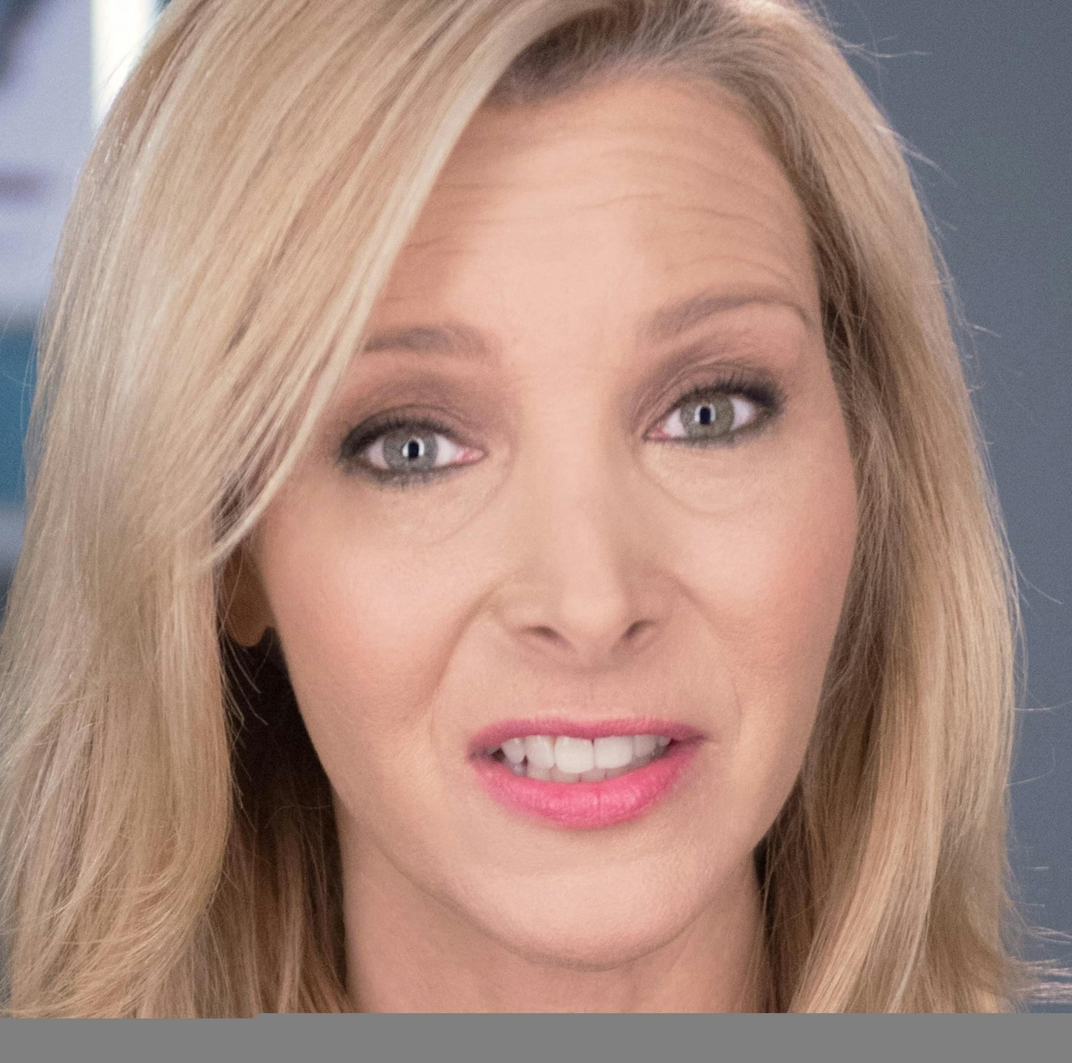 Lisa Kudrow as Fiona Wallice in Web Therapy (Season 4, Episode 1) - Photo: Eddy Chen/SHOWTIME - Photo ID: webtherapy_401_0008