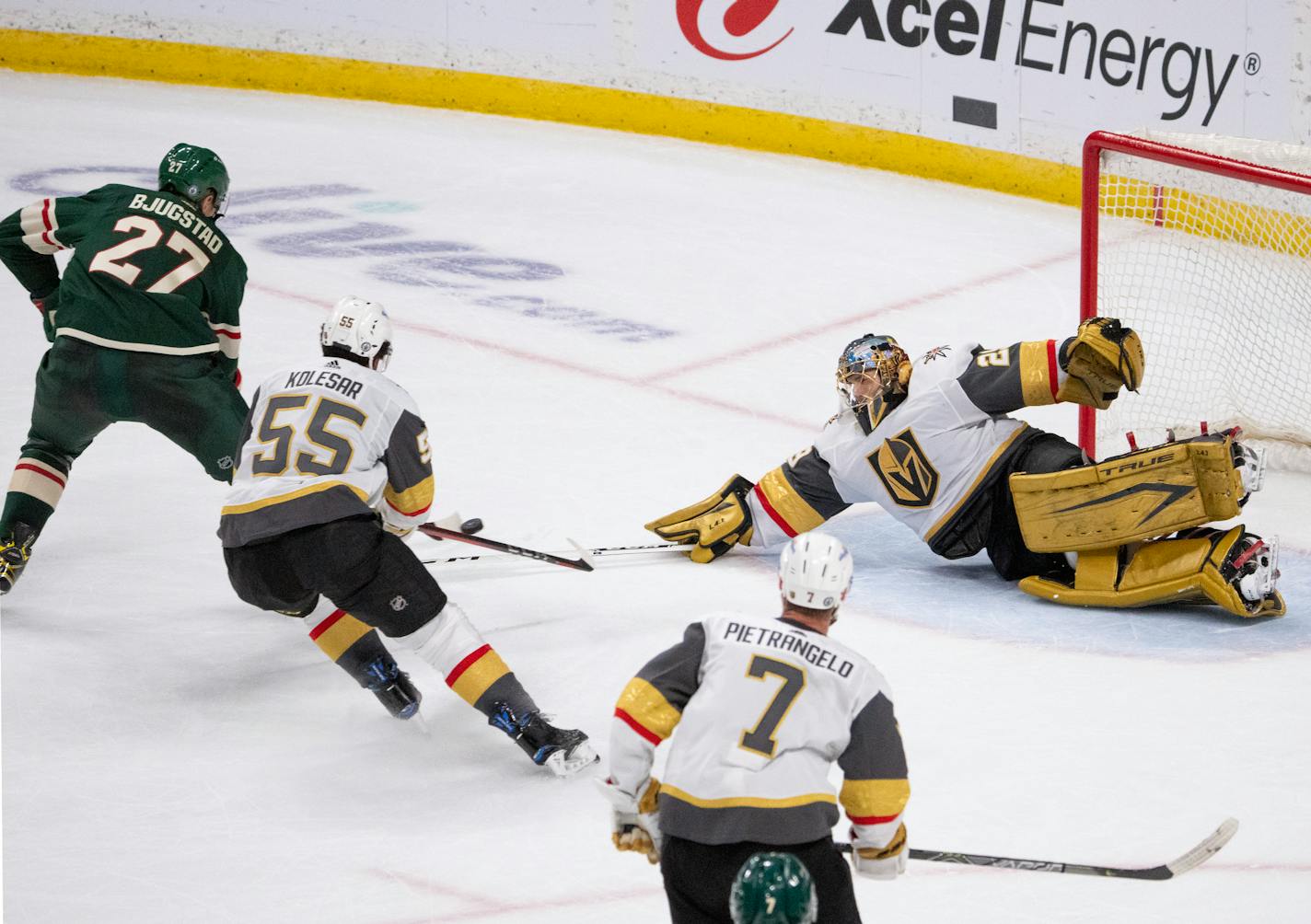 Minnesota Wild center Nick Bjugstad (27) backhanded a third period shot past Vegas Golden Knights goaltender Marc-Andre Fleury (29) to put the Wild up 3-0. ] JEFF WHEELER • jeff.wheeler@startribune.com