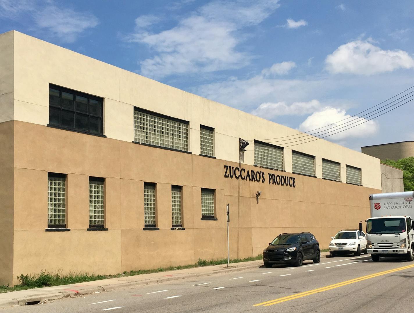 In a sign of the market responding to the housing shortage in the Twin Cities, the developer who is remaking this former warehouse in the North Loop neighborhood of Minneapolis recently scrapped plans for an office building in favor of an apartment project.