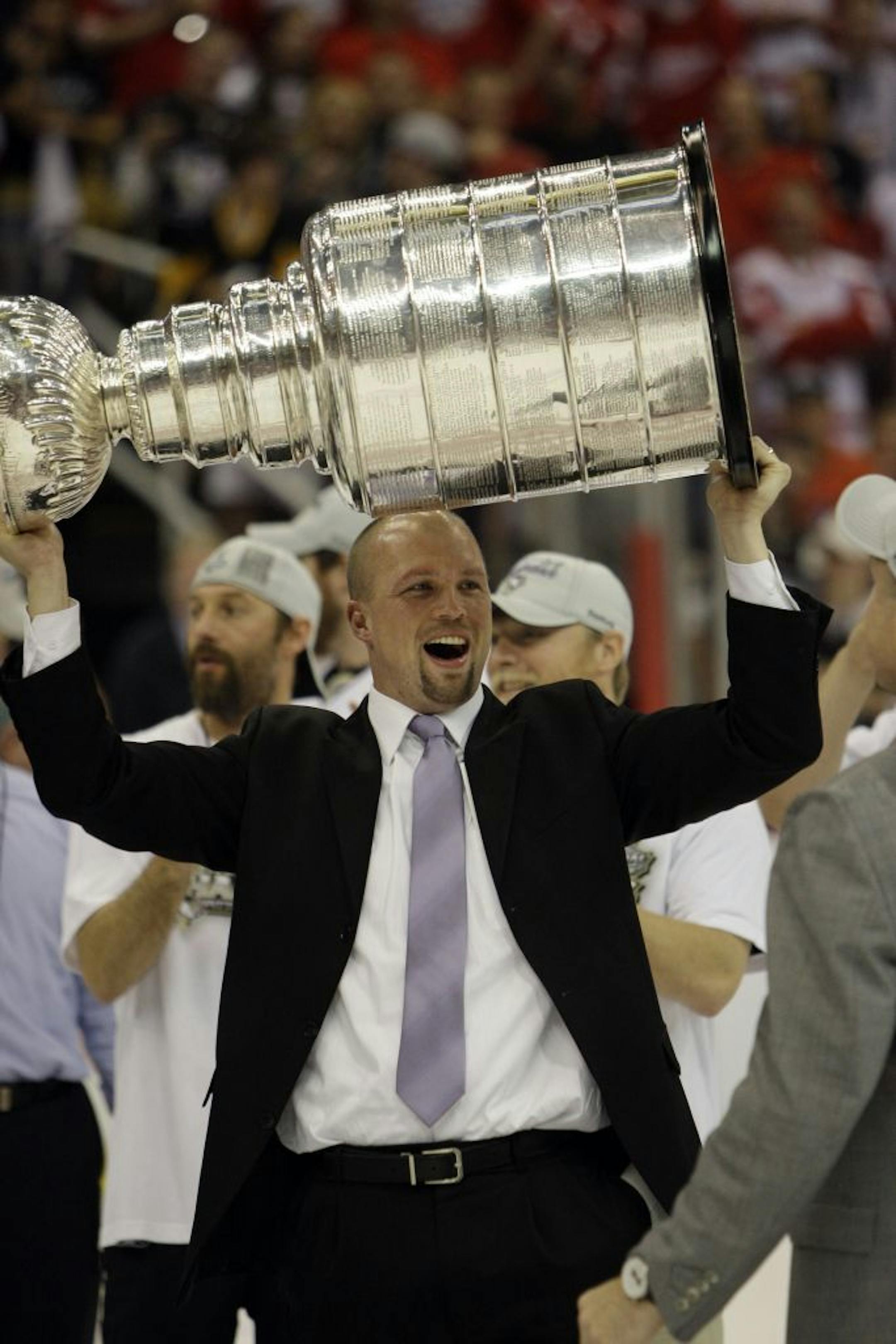 Mike Yeo reached the assistant coaching pinnacle by helping the Pittsburgh Penguins win the Stanley Cup in 2009, but his desire to be an NHL head coach led him to the Houston Aeros, the Wild's top minor-league affiliate.