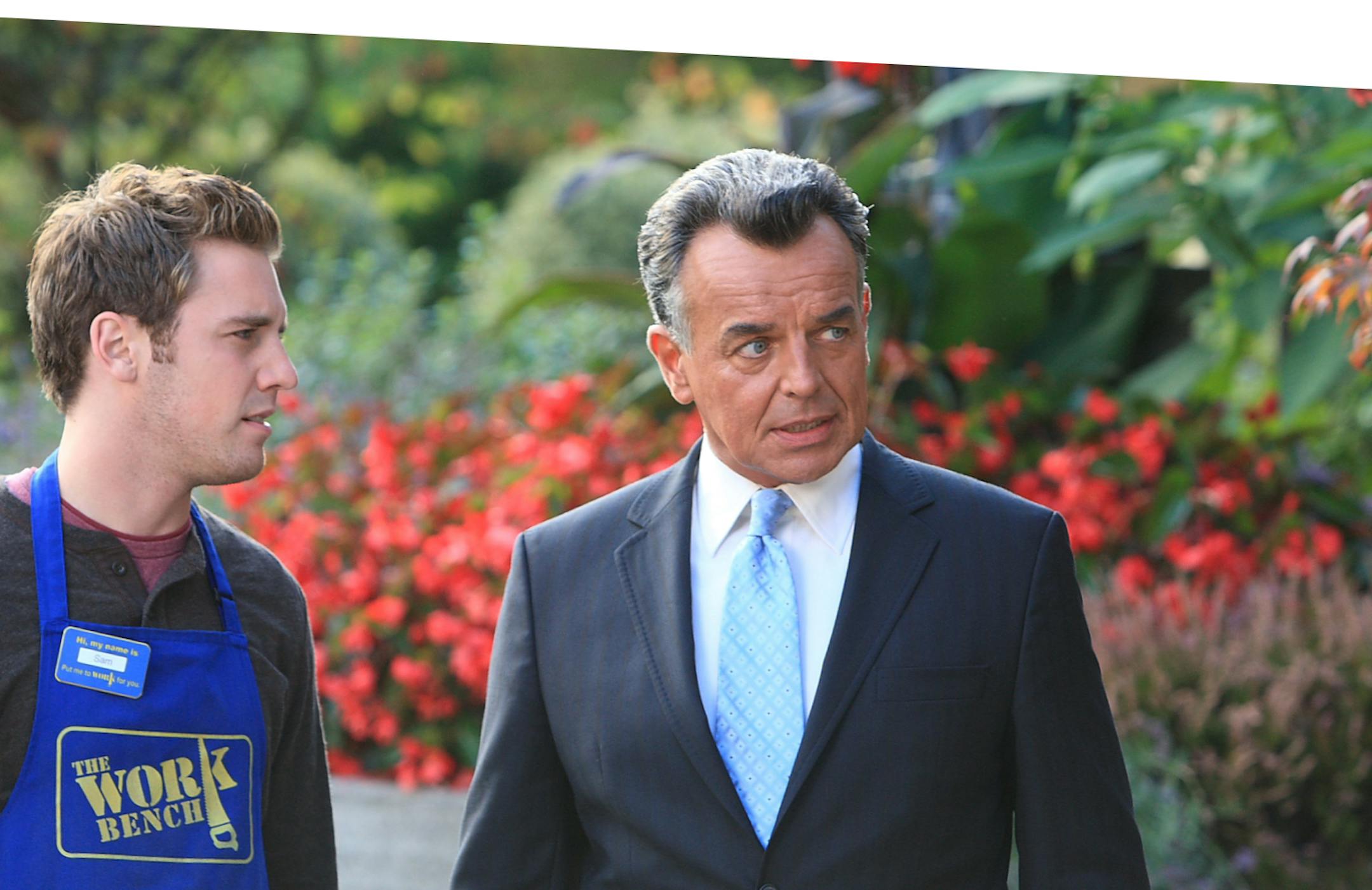 "Love, Bullets and Blacktop " --Pictured (L-R) Bret Harrison as Sam and Ray Wise as The Devil in REAPER on The CW. Photo Jack Rowand/The CW © 2007 The CW Network, LLC. All Rights Reserved ORG XMIT: MIN2013052314072264