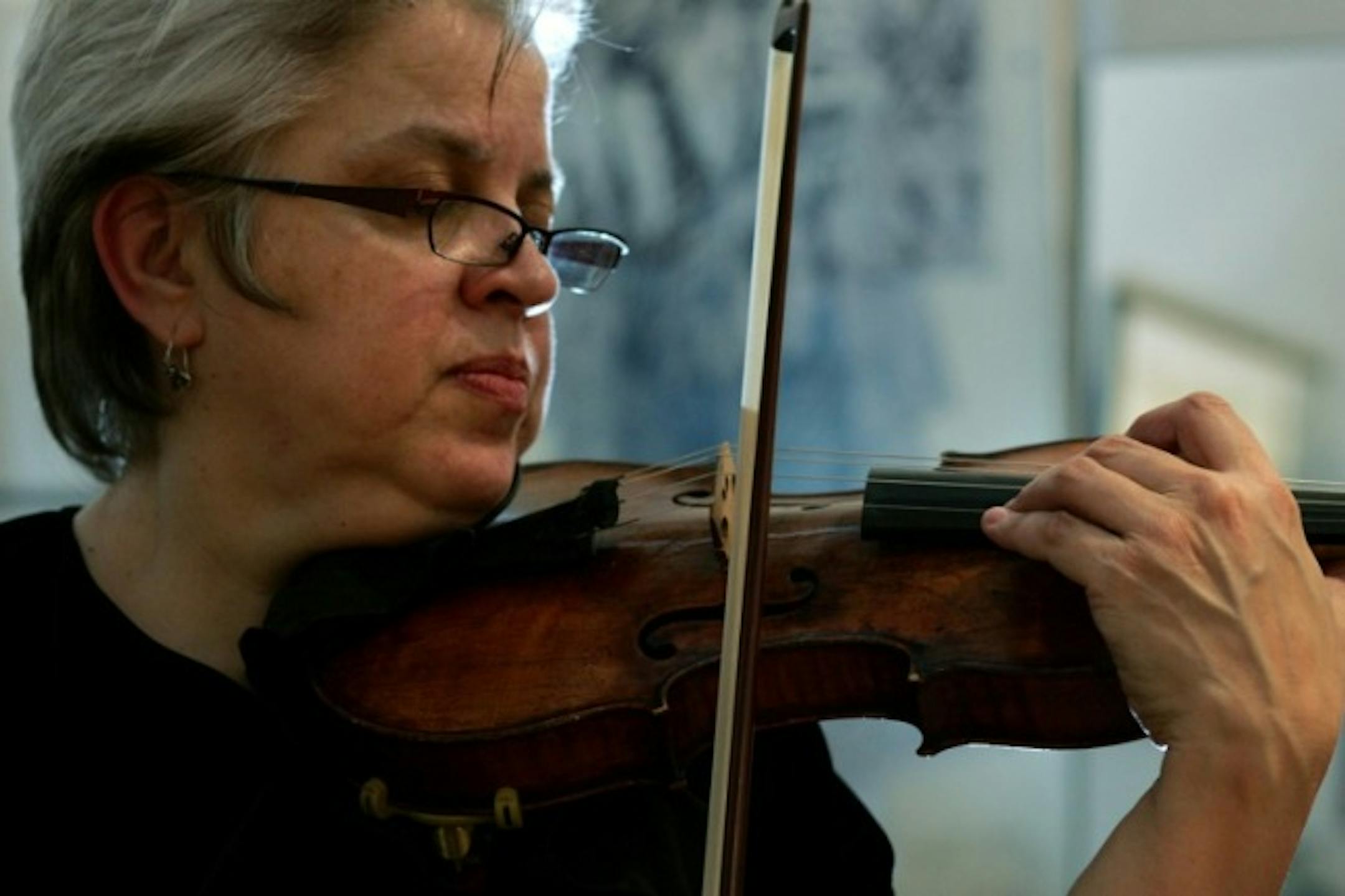 Elgar concerto keeps Fleezanis 'dancing a line'