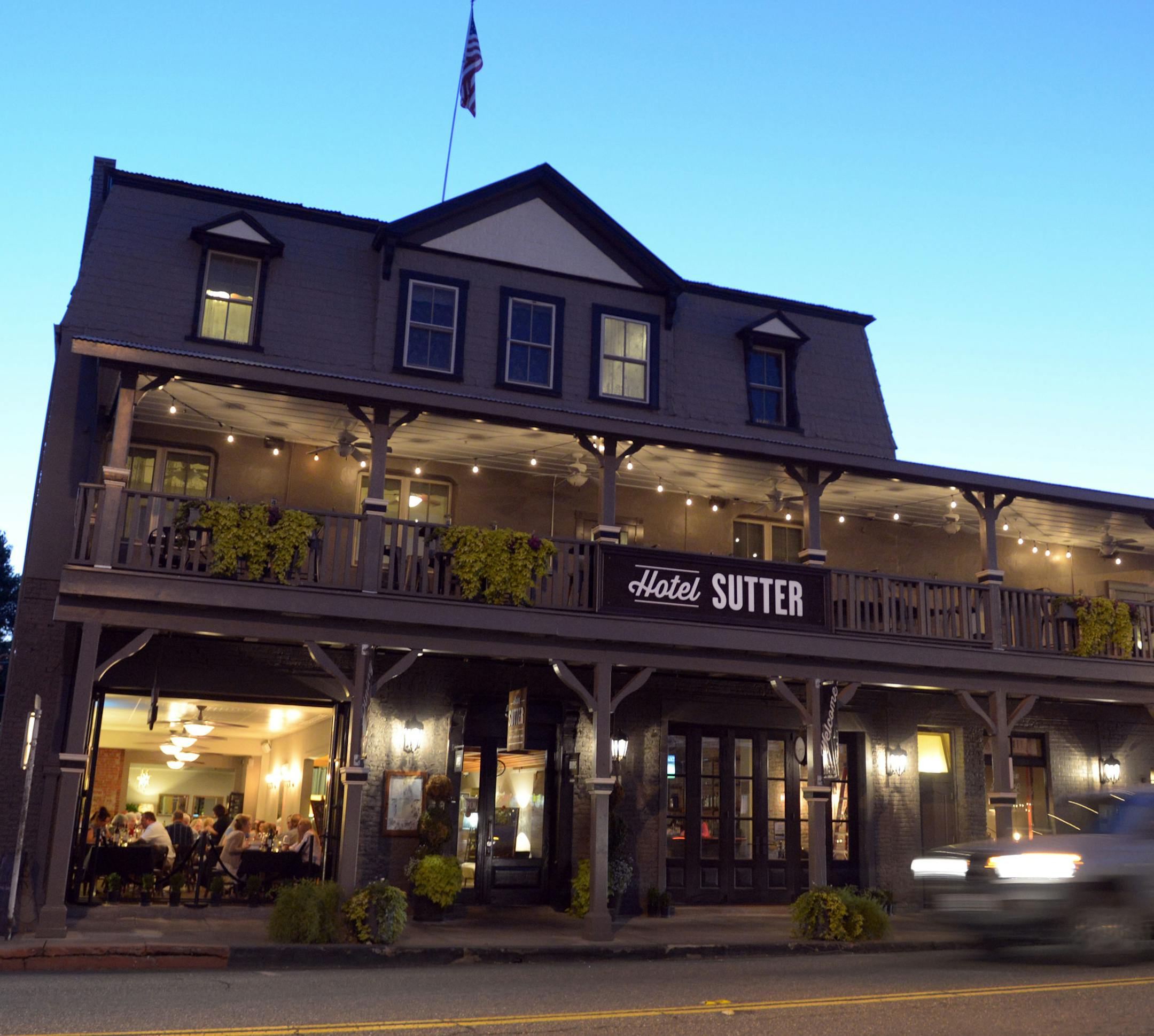 A balance of old and new greets the traveler to Main Street, where the Hotel Sutter offers gourmet dining in Sutter Creek, Calif., on August 21, 2014. After a day of wine tasting in nearby Amador's Shenandoah Valley, Hotel Sutter offers 21 guest rooms. (Susan Tripp Pollard/Bay Area News Group/TNS) ORG XMIT: 1210898