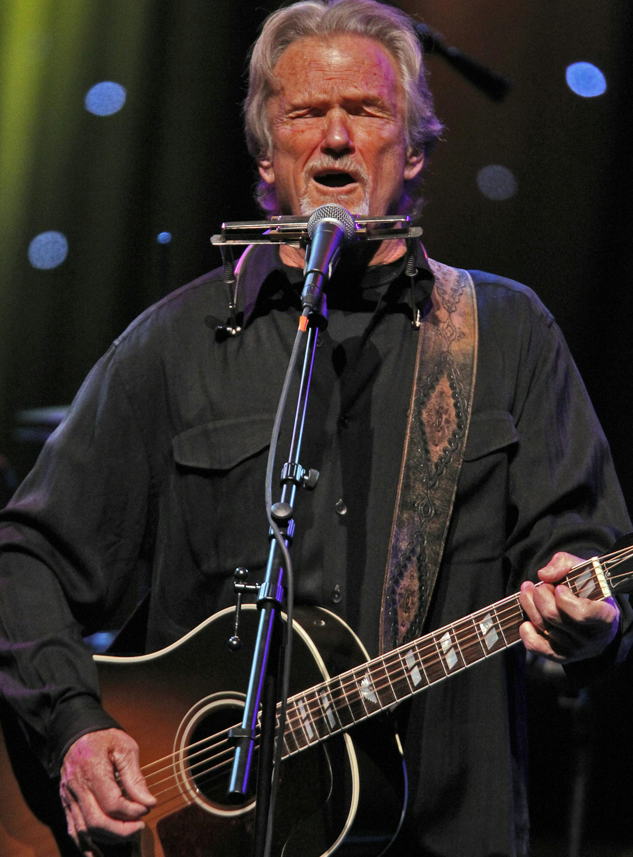MARLIN LEVISON*mlevison@startribune.com GENERAL INFORMATION Merle Haggard and Kris Kristofferson in concert at Mystic Lake Casino. IN THIS PHOTO: ] Kris Kristofferson in concert.