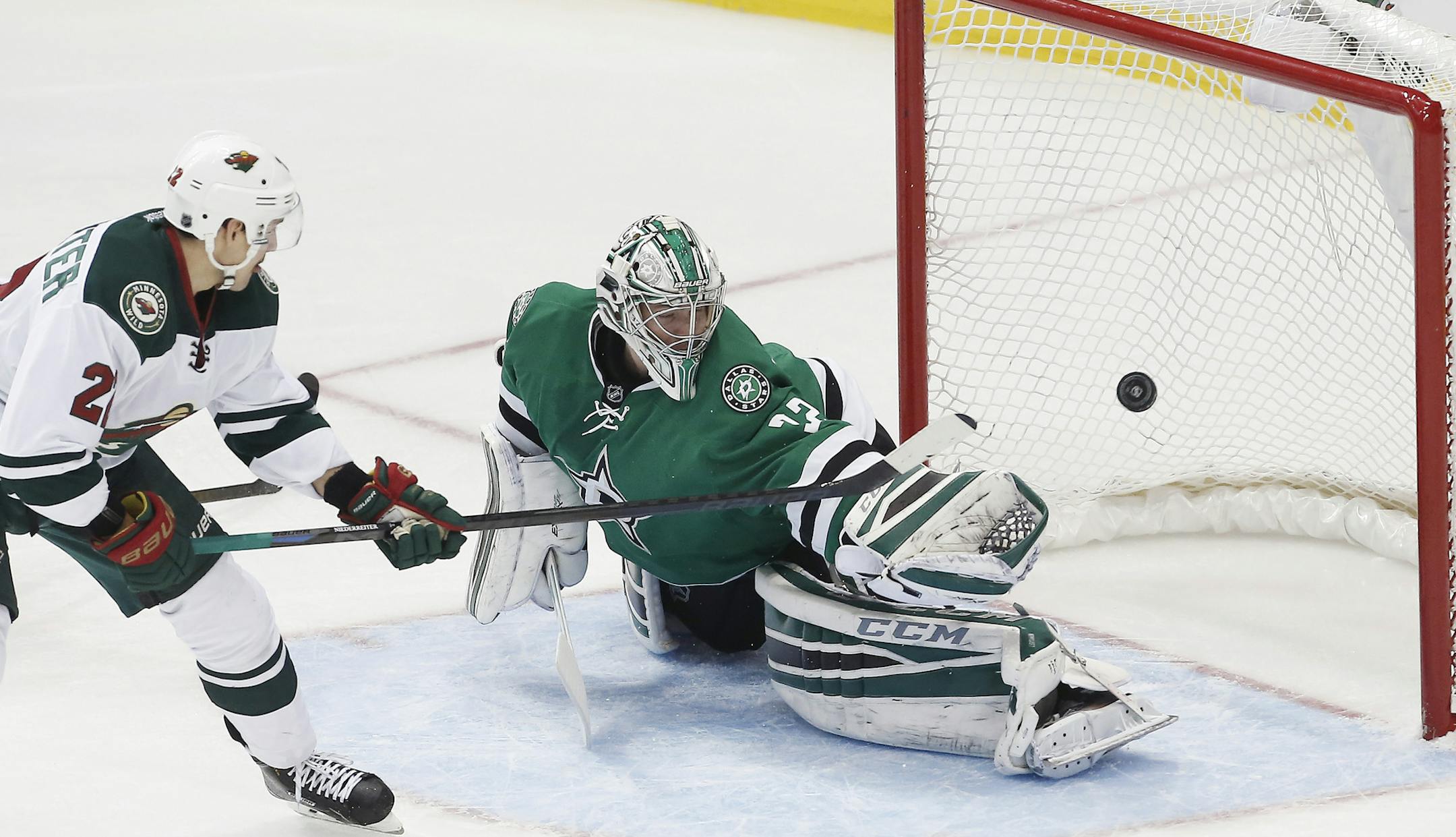 Wild forward Nino Niederreiter (22)