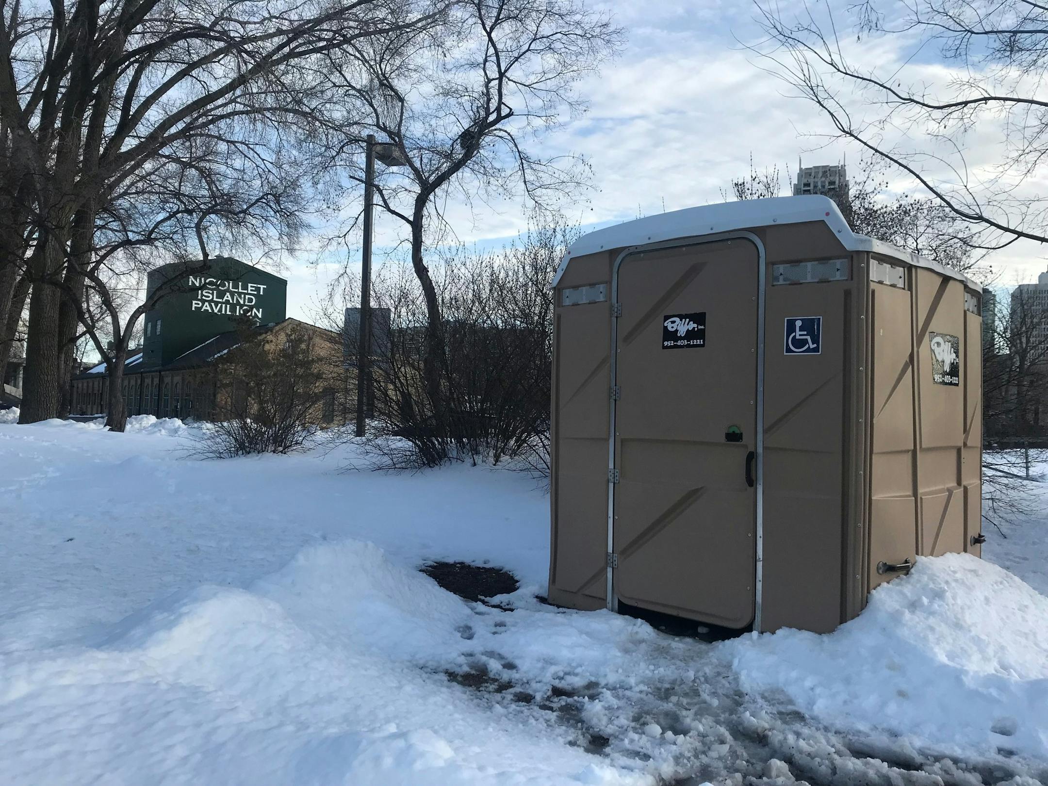 There are no public restroom facilities on Nicollet Island. Visitors either have to use the porta potty or walk almost half a mile to the nearest indoor facility.