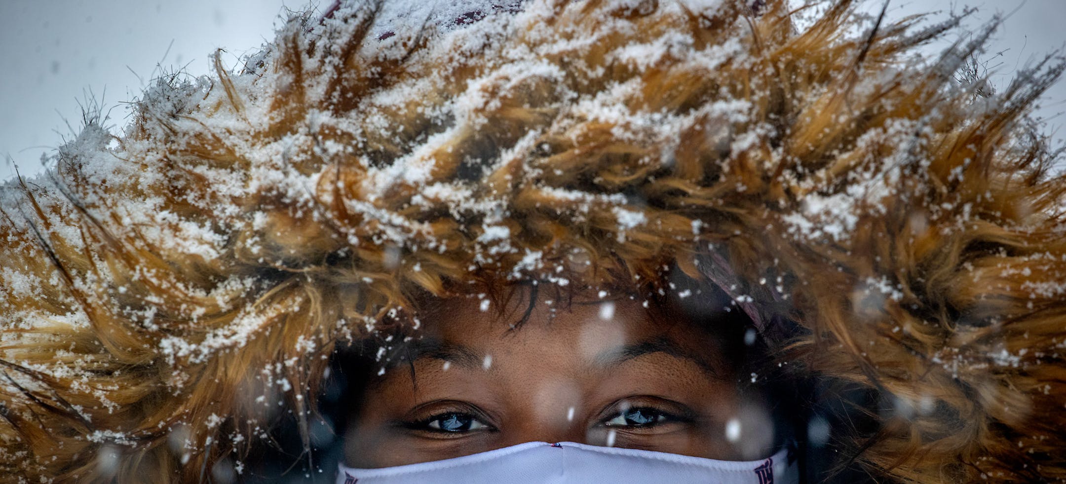 Jesslyn Phillips waited for a bus in Minneapolis. ] ELIZABETH FLORES • liz.flores@startribune.com