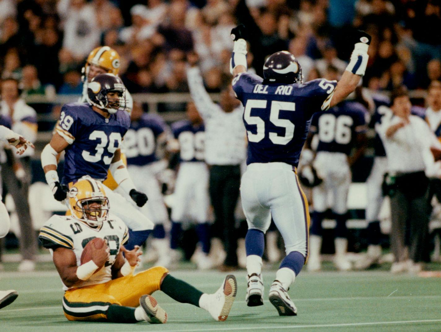 December 27, 1992 Vikings vs Packers. Jack Del Rio (55) of the Vikings celebrates after stopping Darrell Thompson from getting a 1st, down in the 3rd quater. December 28, 1992 Jerry Holt, Minneapolis Star Tribune