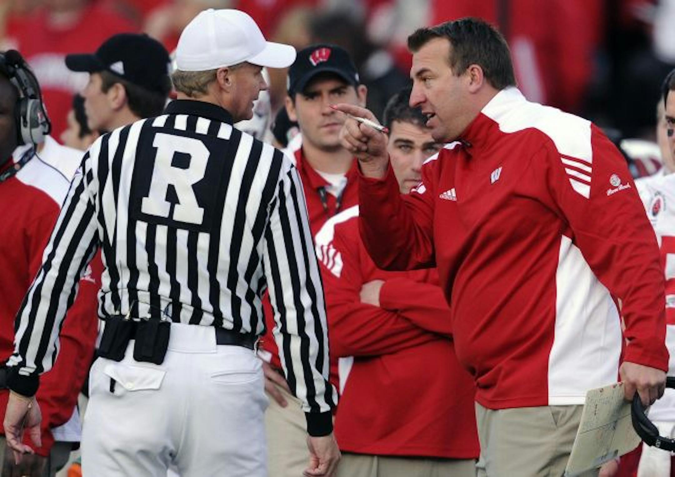 Wisconsin head coach Bret Bielema argues with the referee during the second half of the 2011 Rose Bowl.