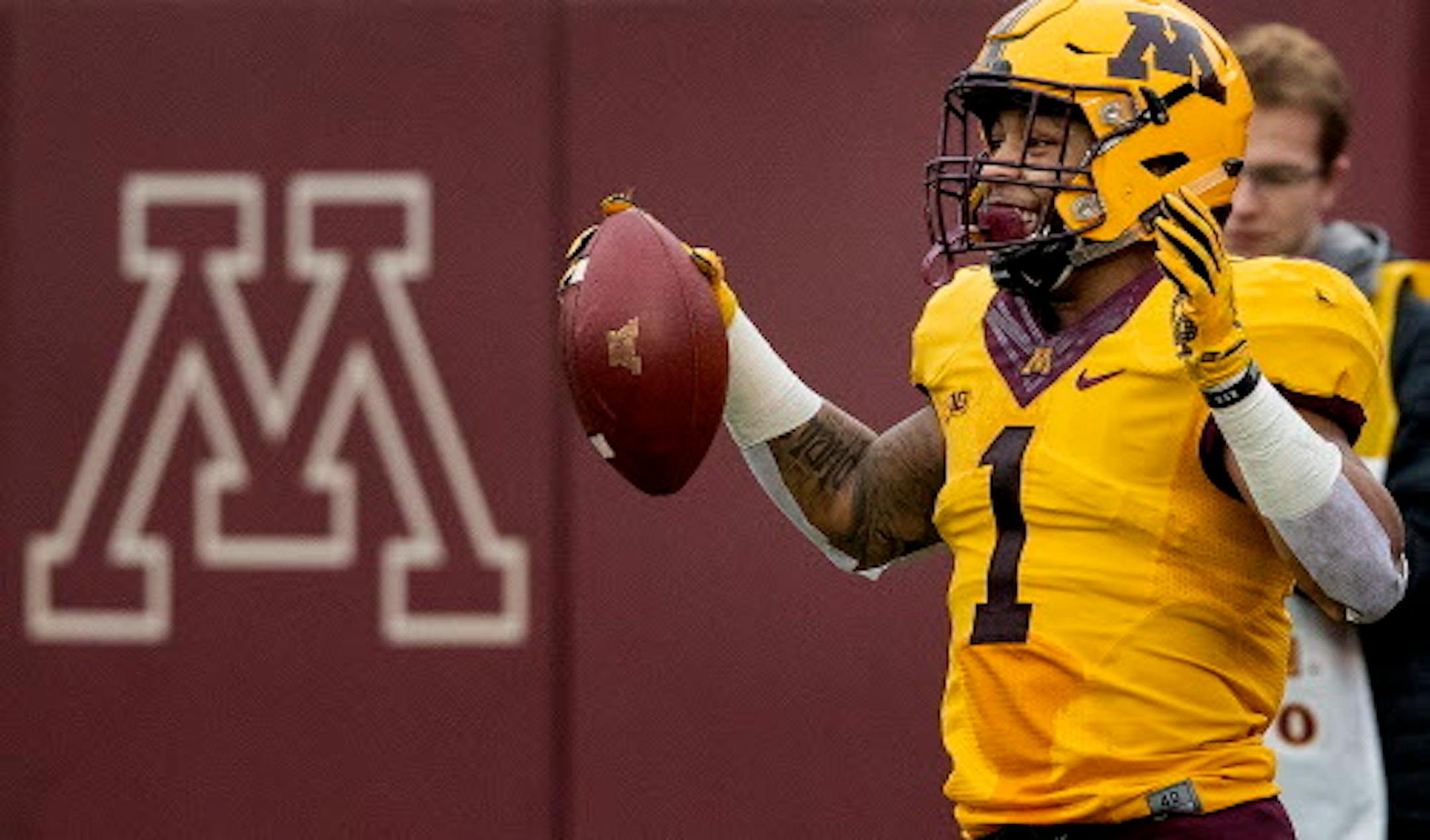 Rodney Smith (1) celebrated after scoring a touchdown during the spring game.