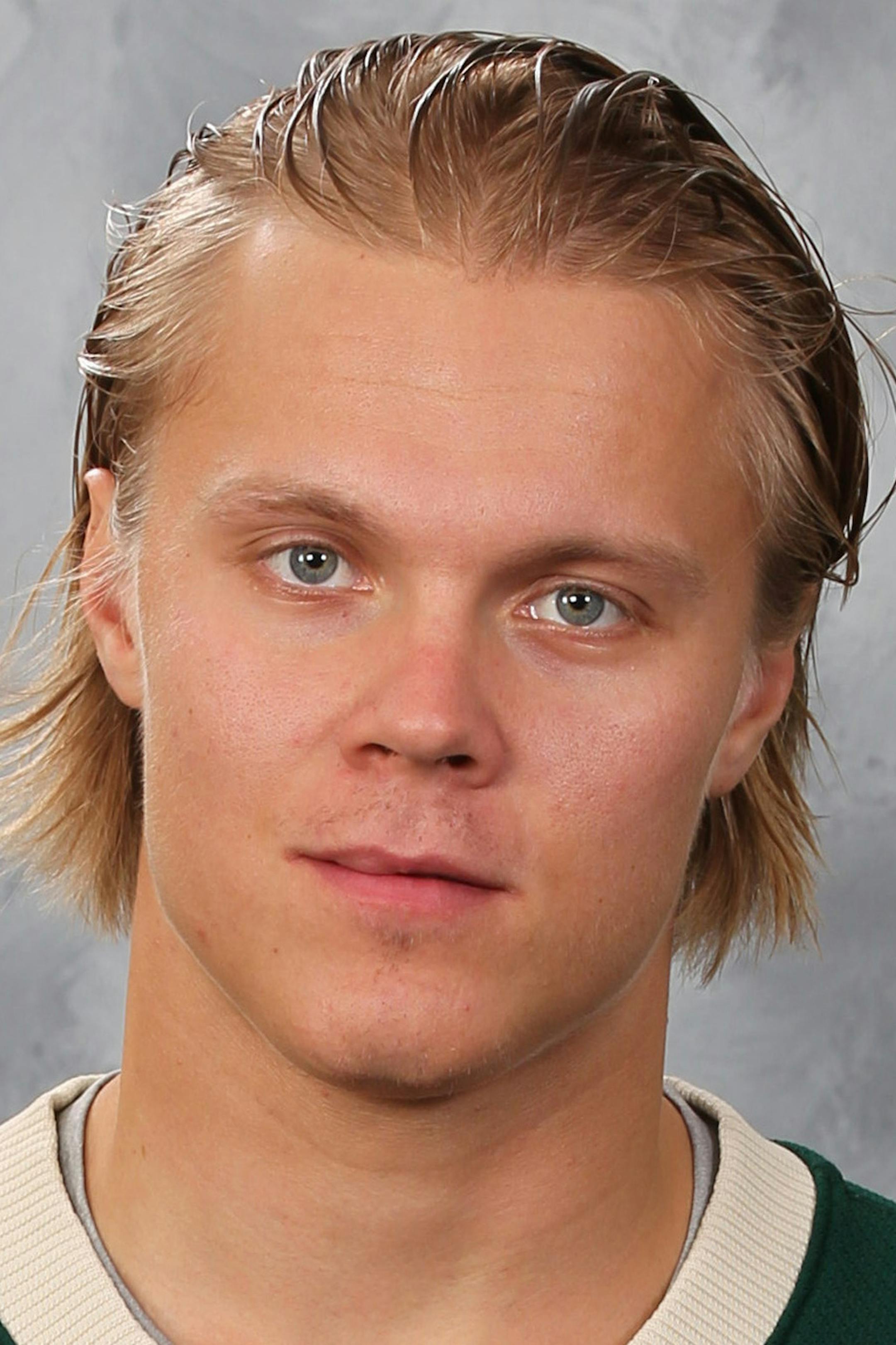 ST. PAUL, MN - SEPTEMBER 17: Mikael Granlund #64 of the Minnesota Wild poses for his official headshot for the 2015-2016 season on September 17, 2015 at the Xcel Energy Center in St. Paul, Minnesota. (Andy King/NHLI via Getty Images) *** Local Caption *** Mikael Granlund ORG XMIT: 570172171