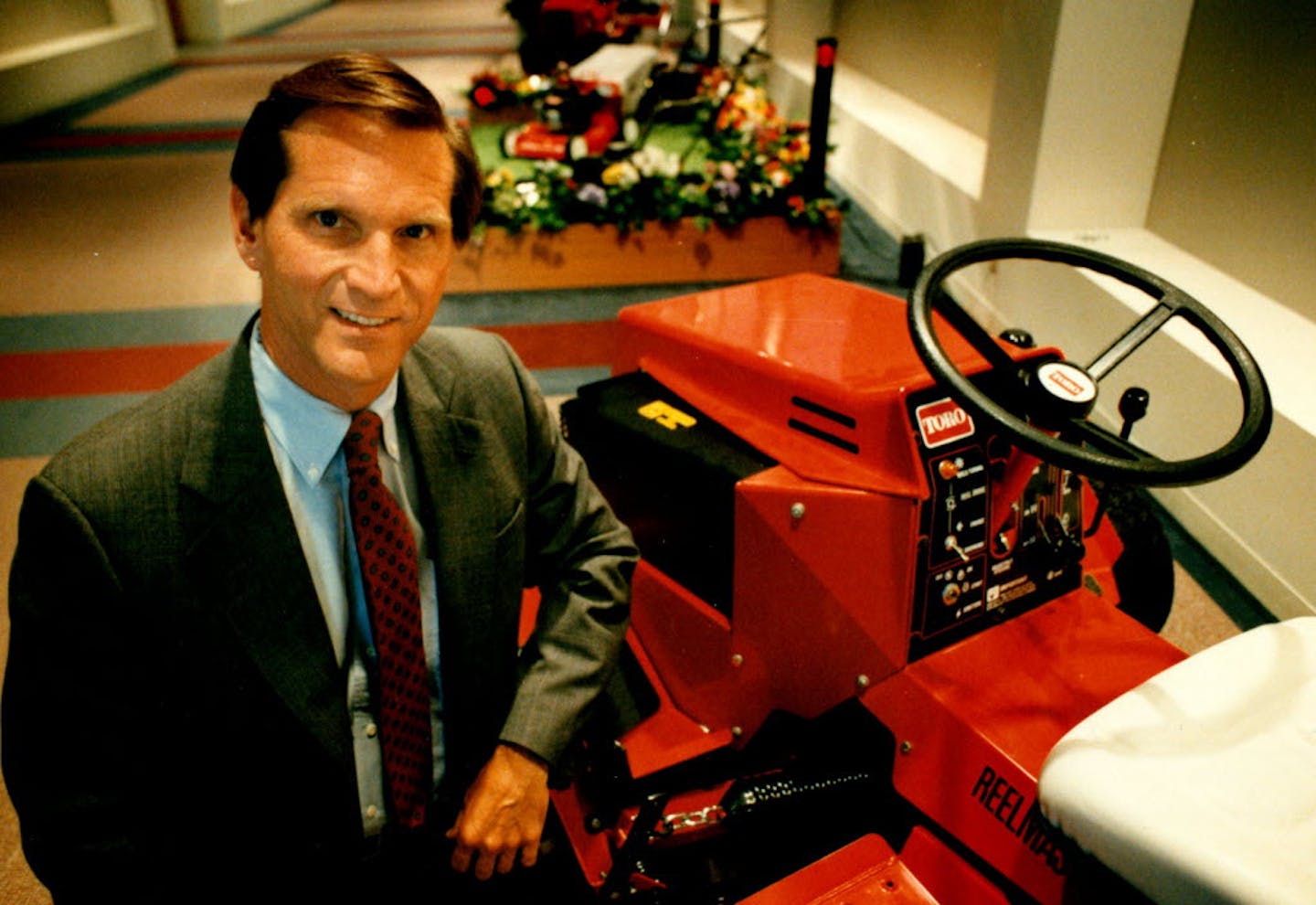 Ken Melrose, shown in a 1991 photo at Toro's headquarters, died at age 79.