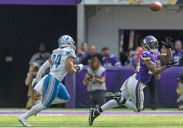 In new offenses, Vikings, Dolphins tight ends work by committee