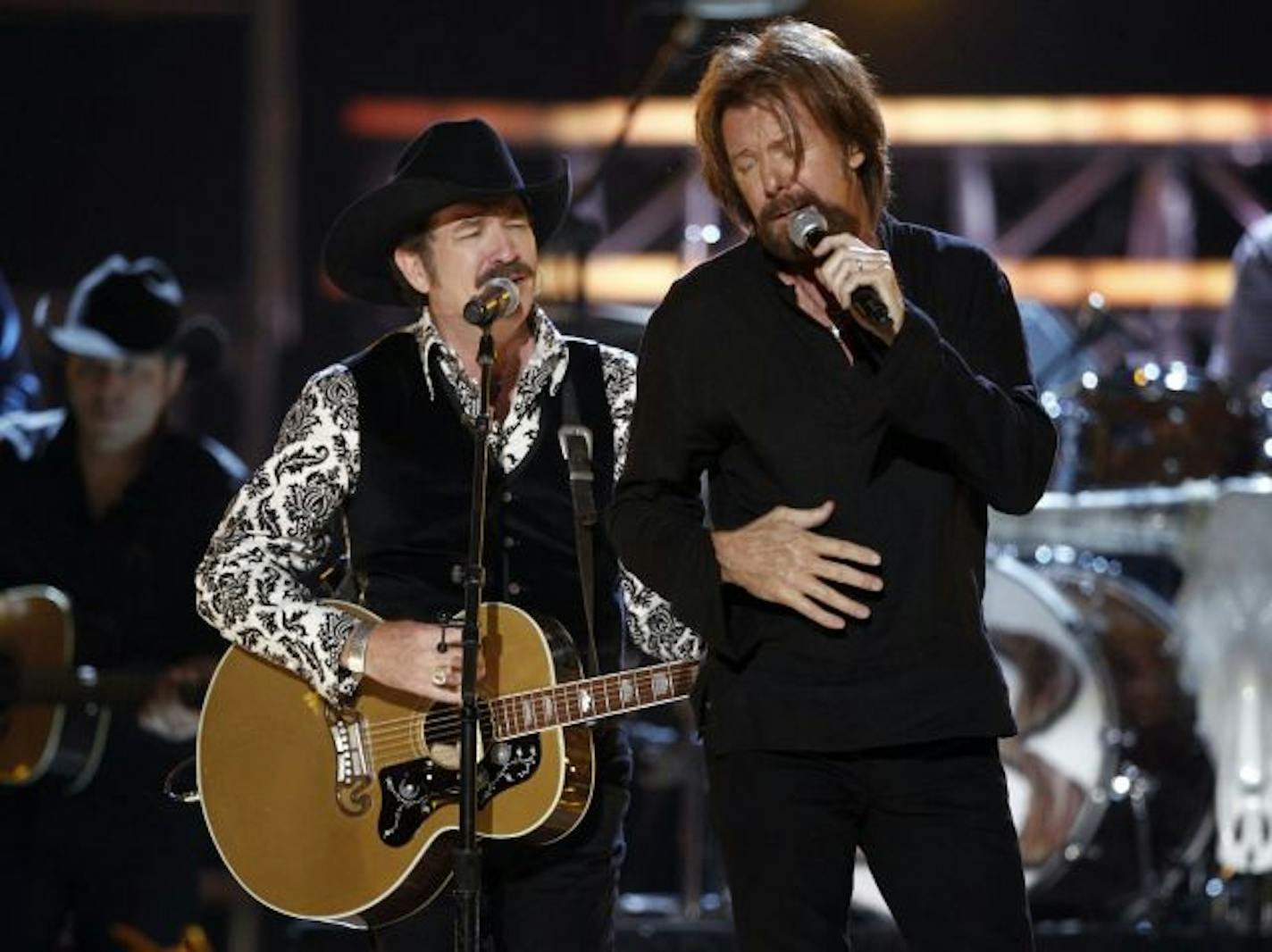 Kix Brooks, left, and Ronnie Dunn