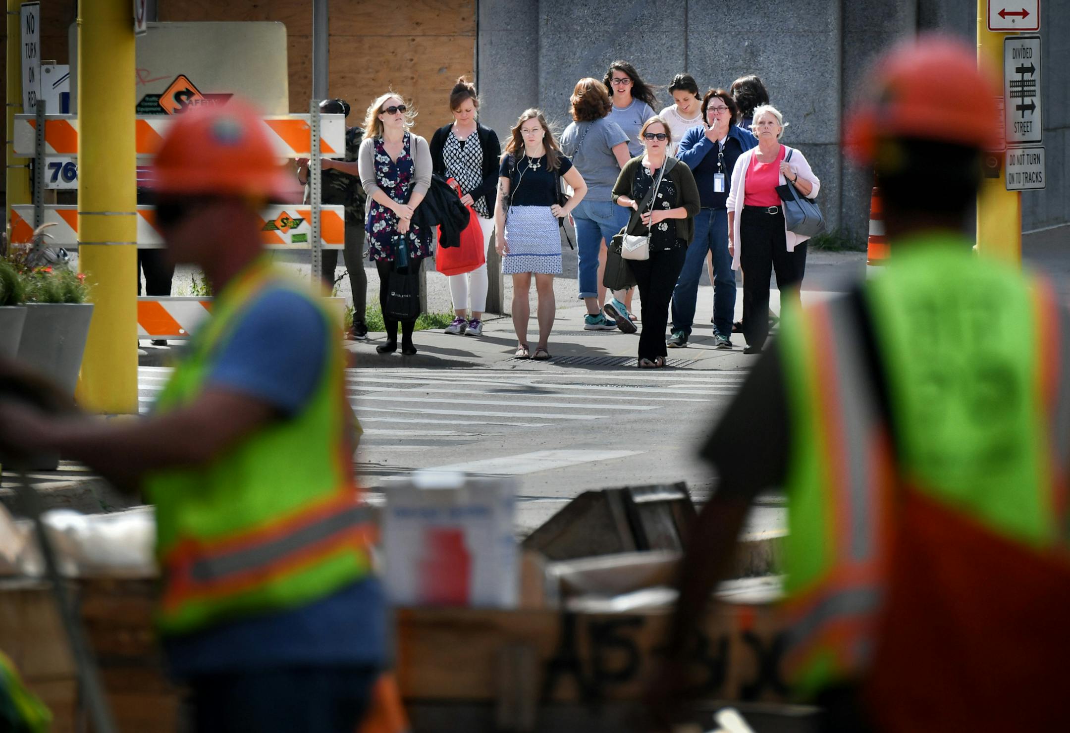 Afternoon commuters walked down 5th Street to the USBank Stadium light rail line which in closed for reconstruction in downtown Minneapolis until July 3. ] GLEN STUBBE ï glen.stubbe@startribune.com Monday June 26, 2017